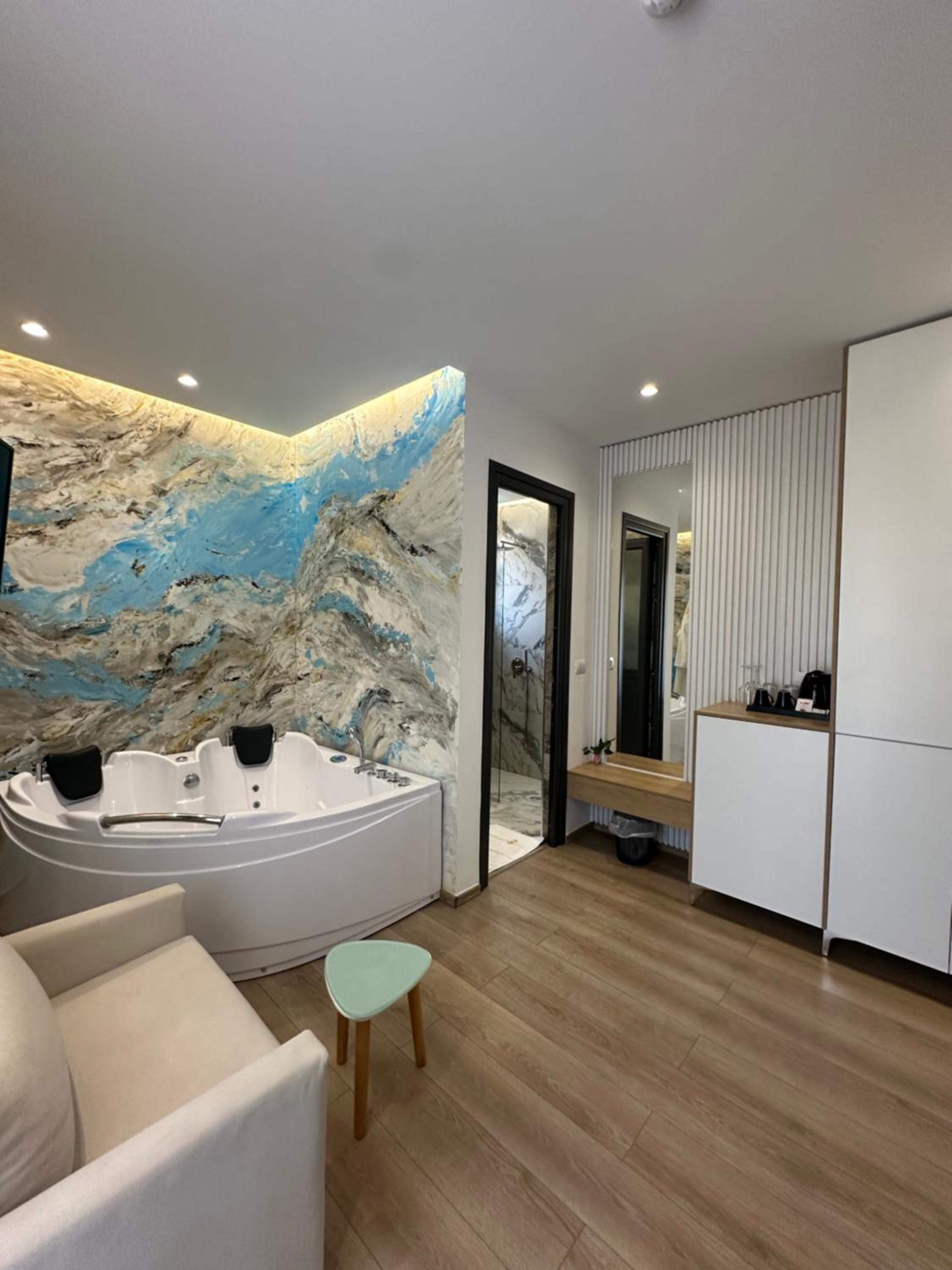 Superior Suite with Jacuzzi photo 3