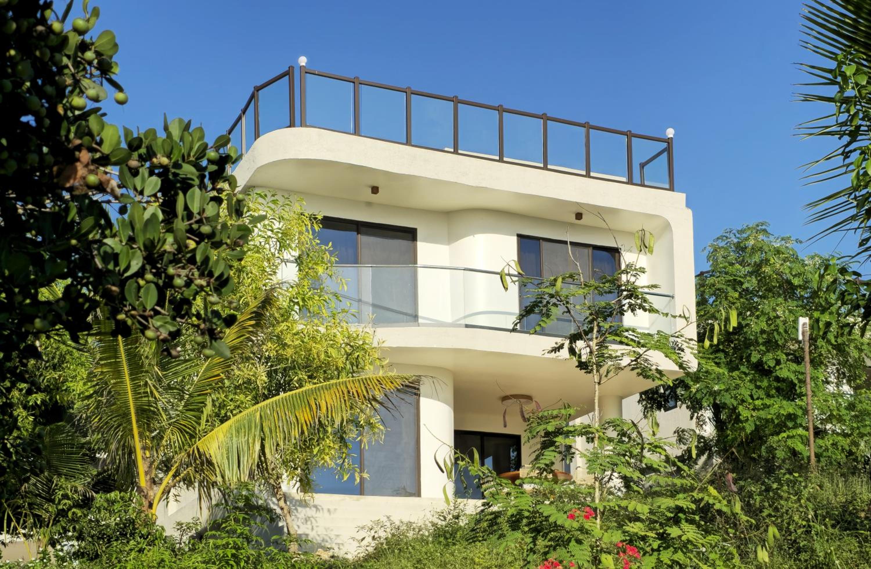 Villa with Rooftop Pool and Ocean View photo 1
