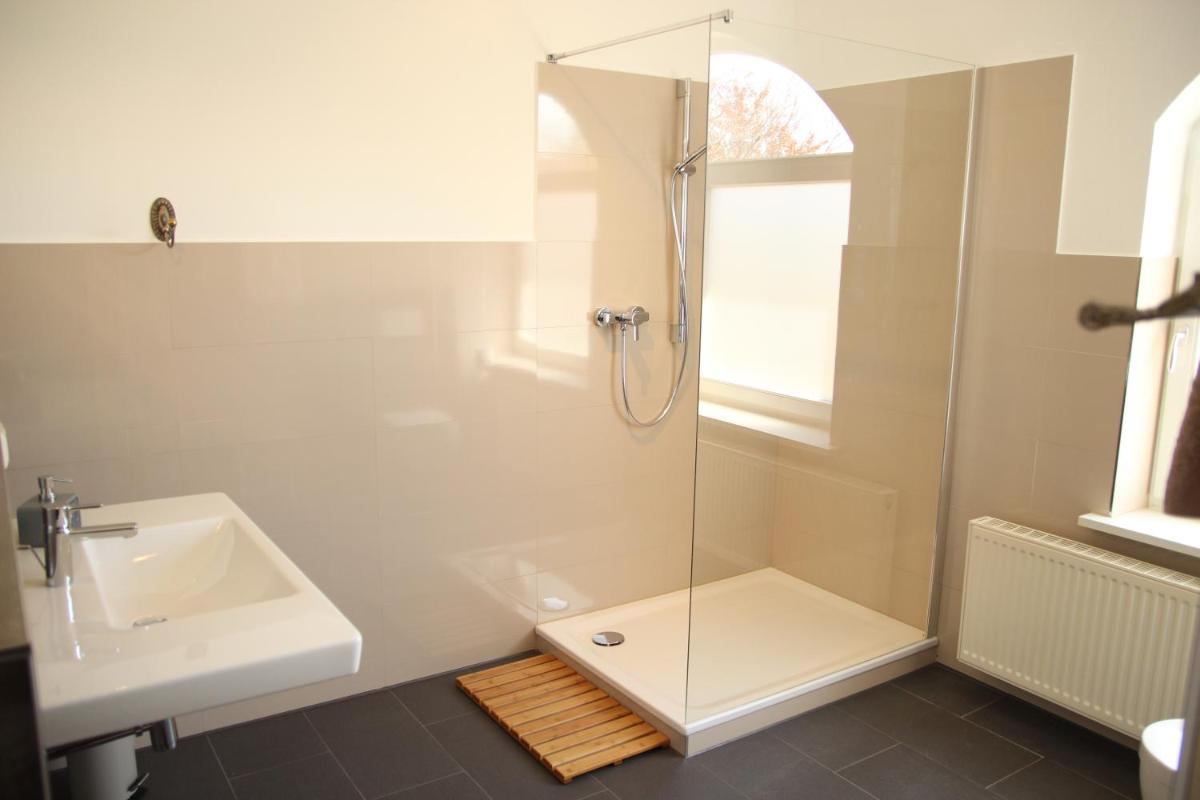 Deluxe Double Room with Shower
