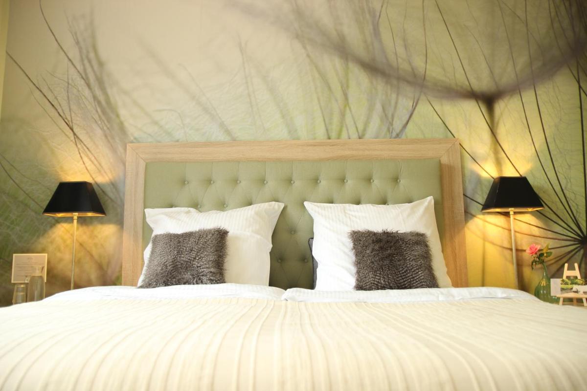 Deluxe Double Room with Shower photo 2