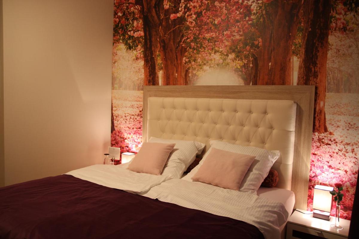 Double Room with Private External Bathroom photo 2