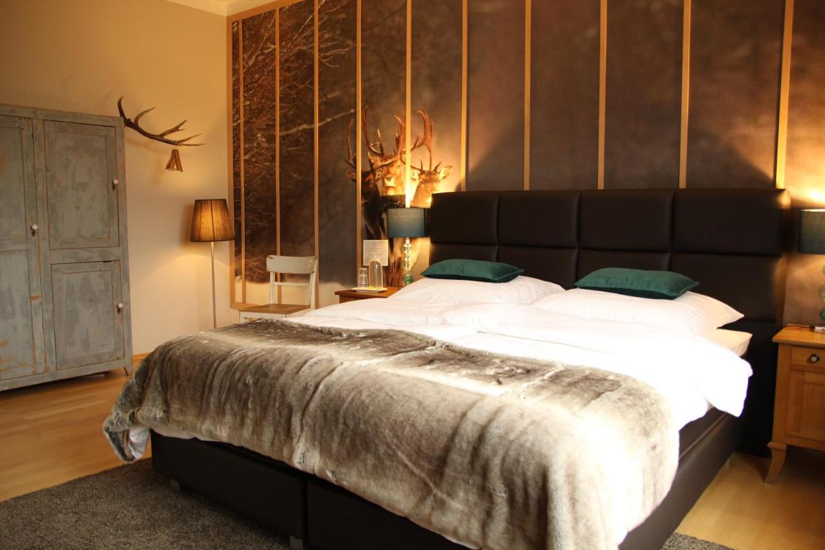 Double Room with Shared Bathroom photo 2