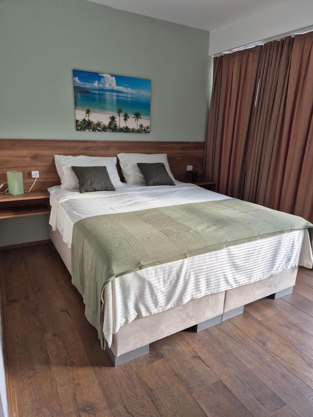 Quadruple Room with Mountain View photo 3