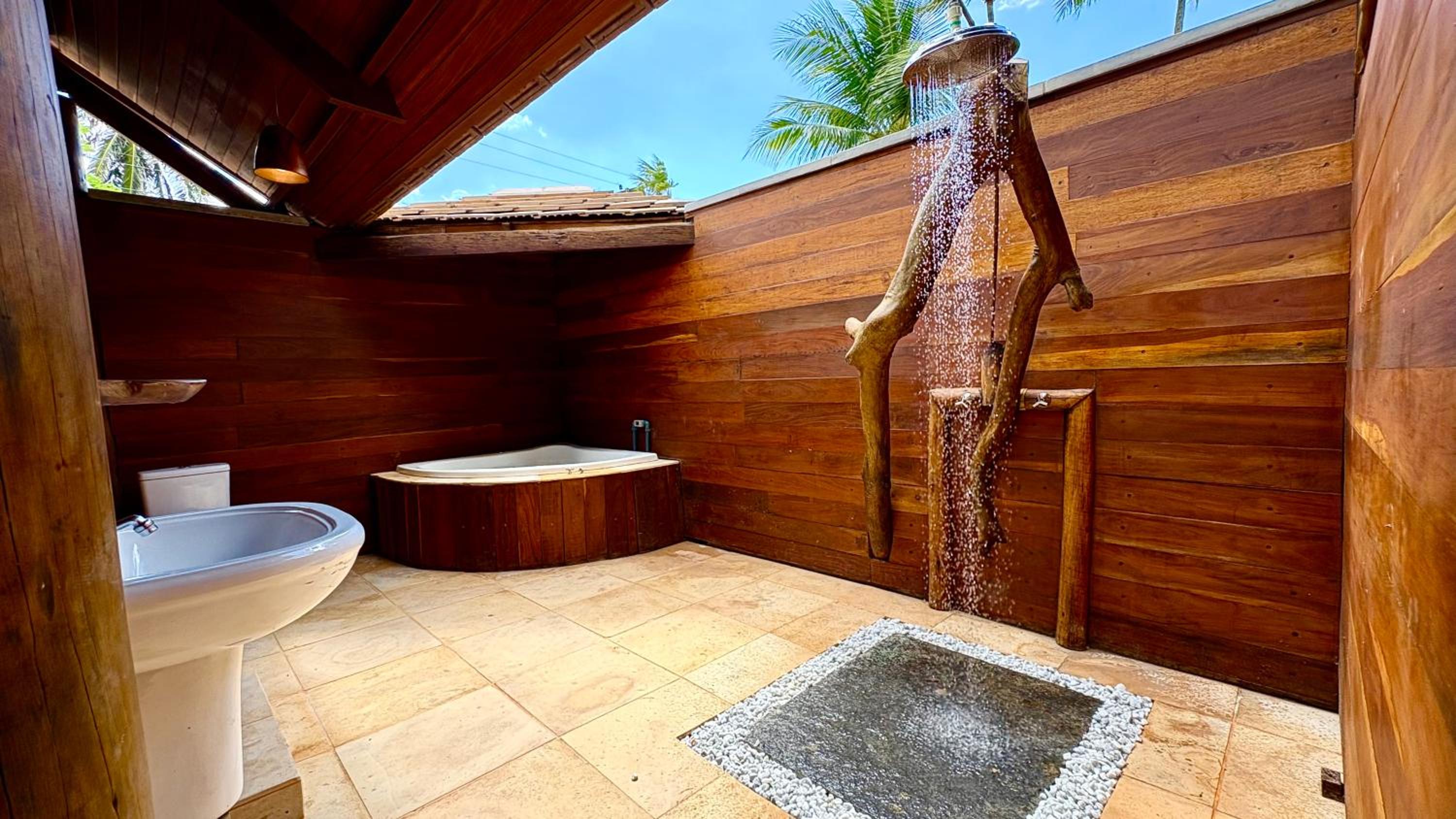 Deluxe Suite with Spa Bath photo 3