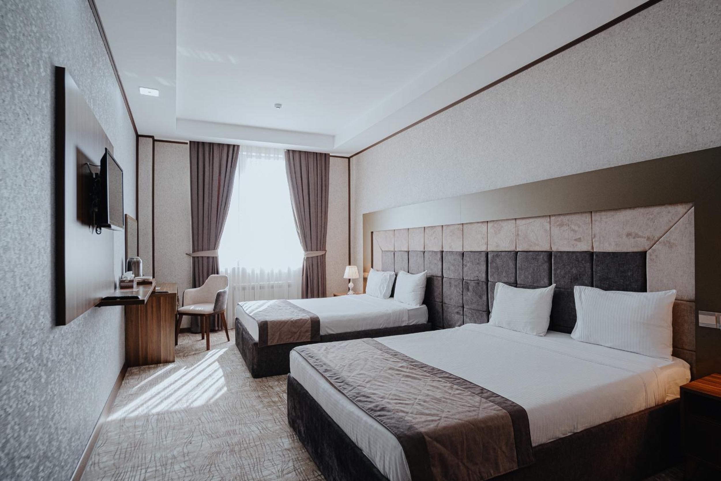 King Room with Two King Beds photo 1