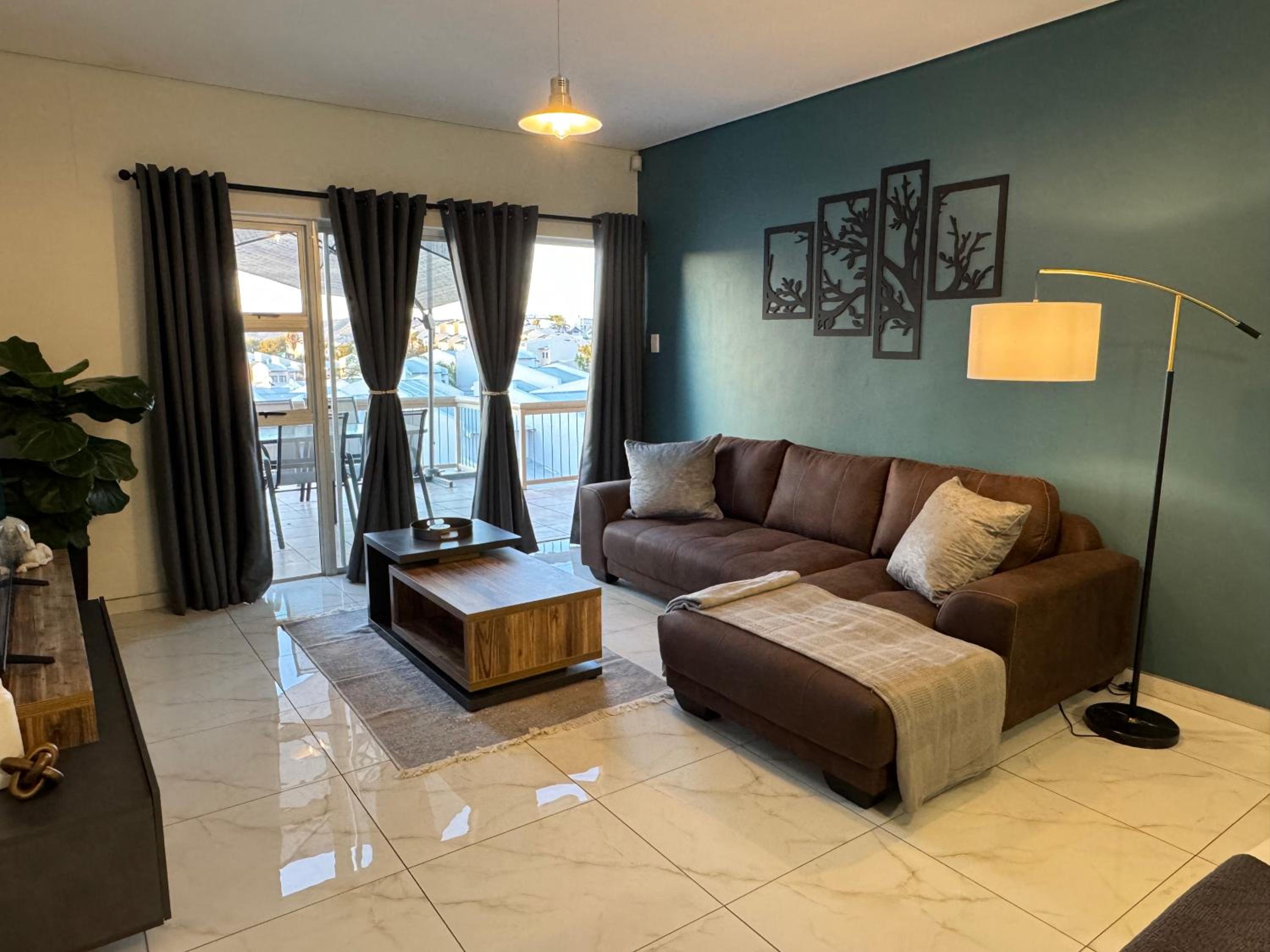 Two-Bedroom Apartment with City View photo 2