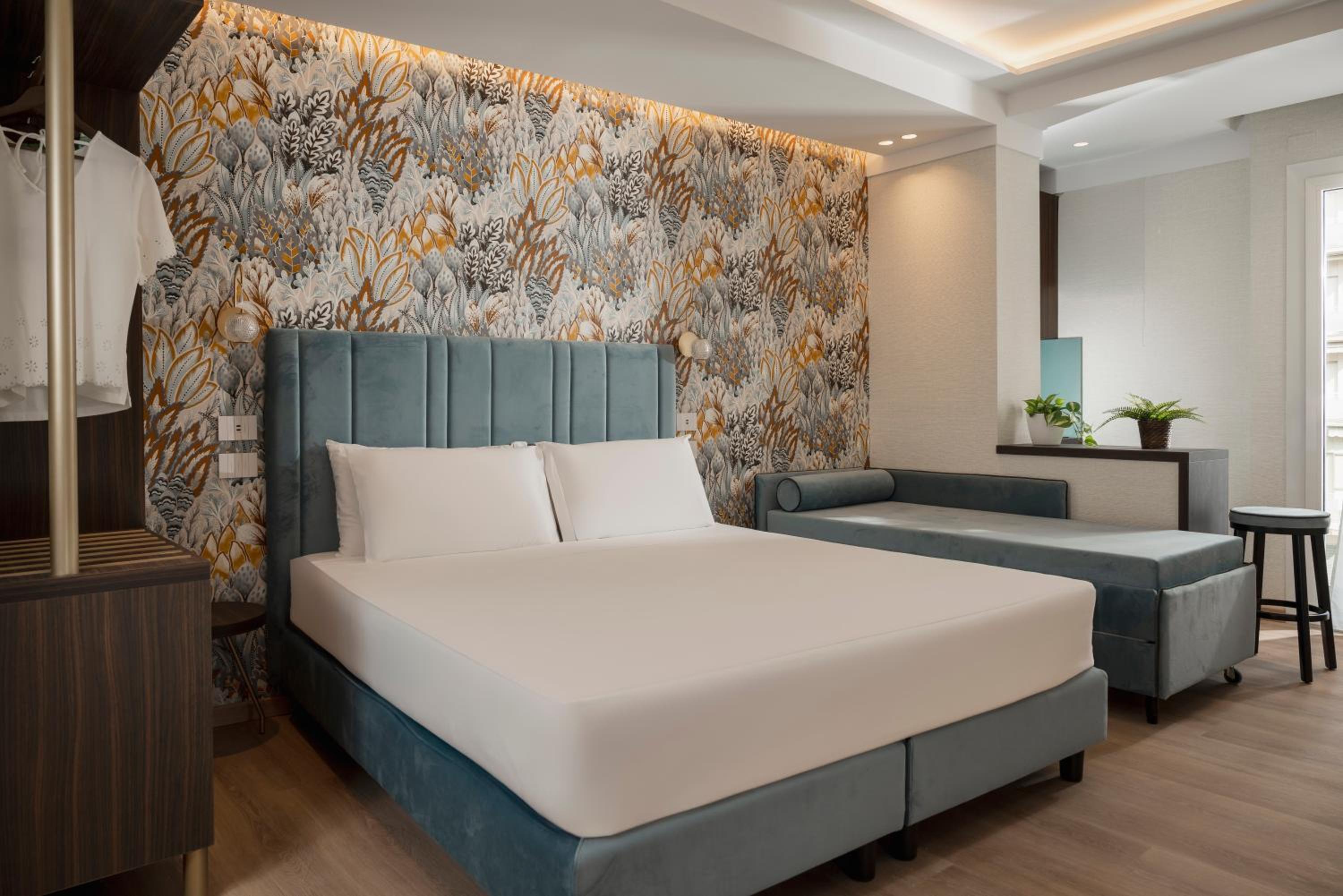 Junior Suite with Balcony photo 1