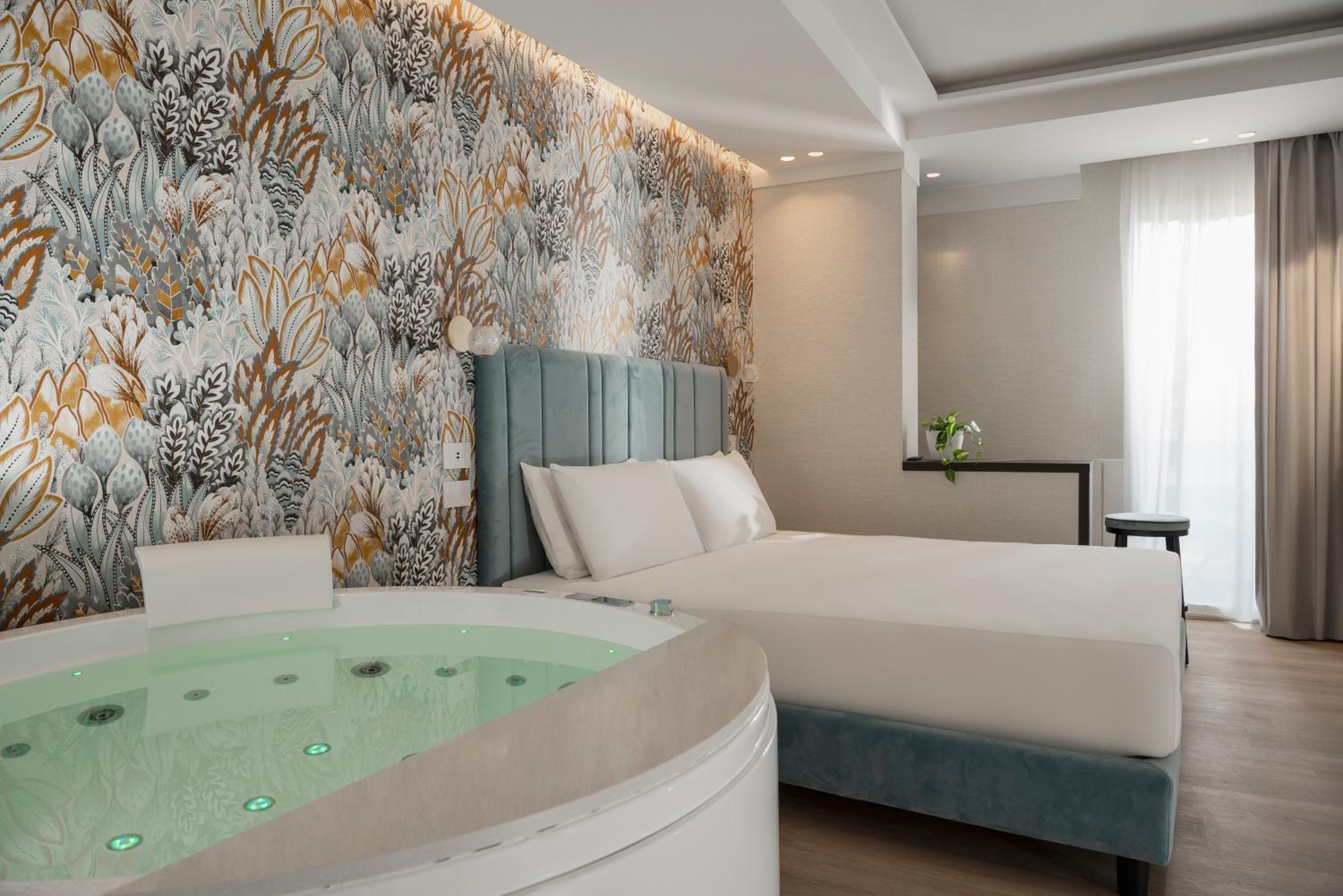 Junior Suite with Balcony photo 2