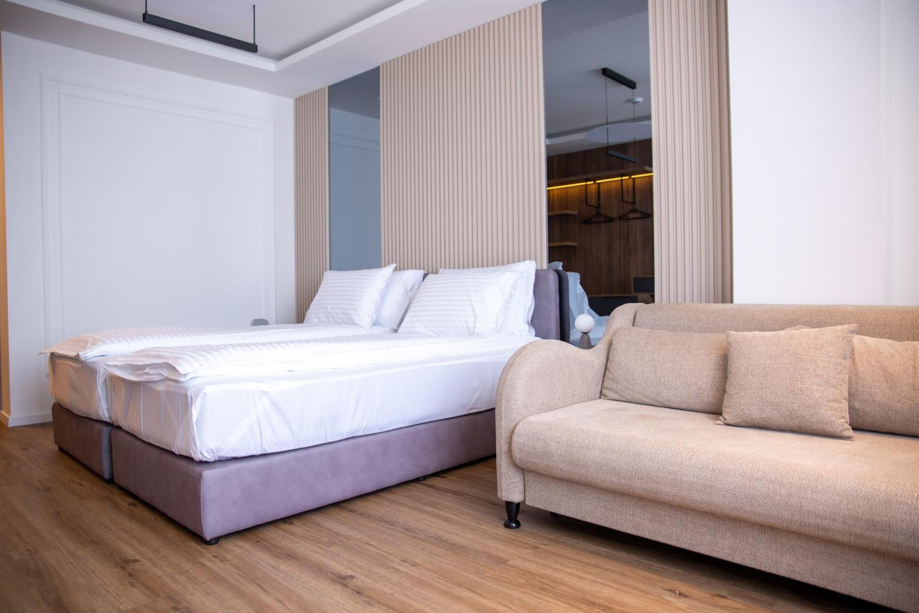 Deluxe Double or Twin Room with Lake View