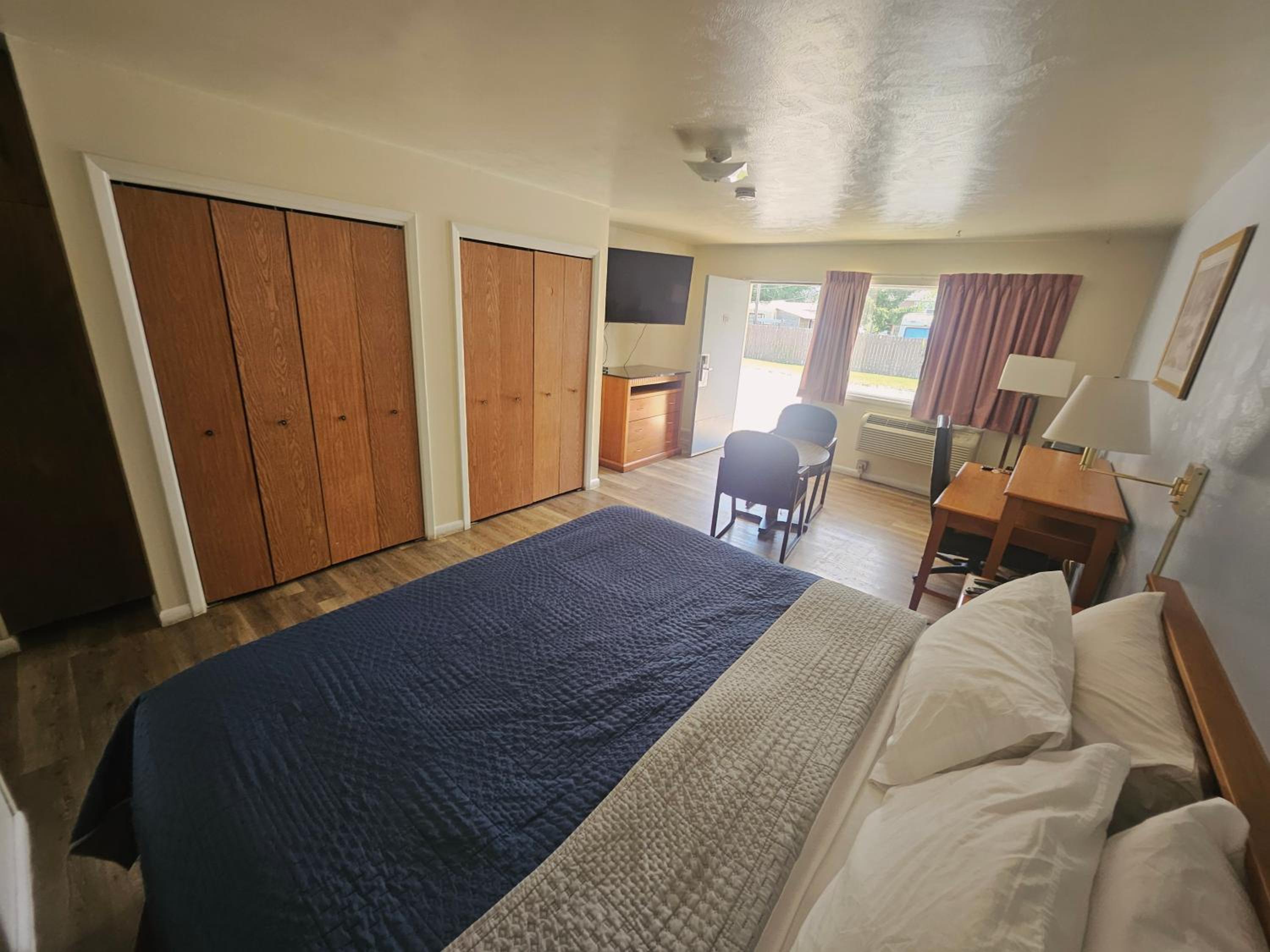 Large Single Room photo 3