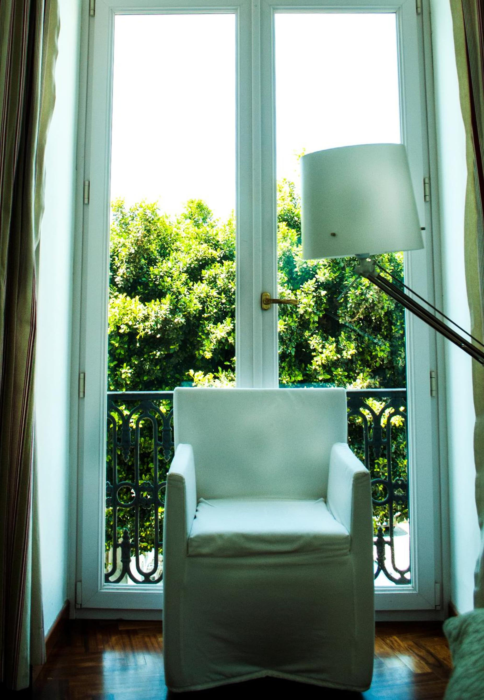 Double Room with Balcony - Photo 3