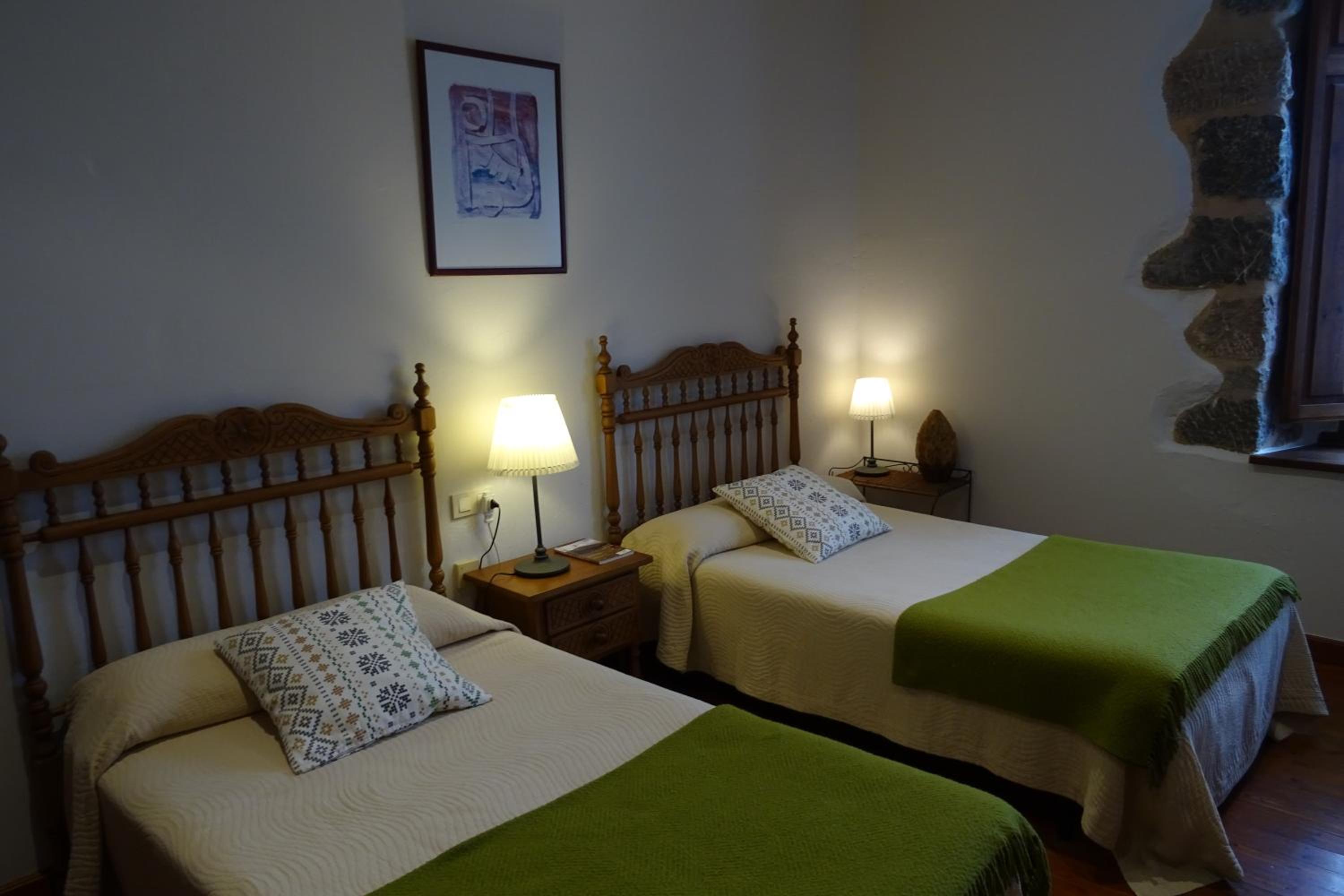 Twin Room - Photo 3