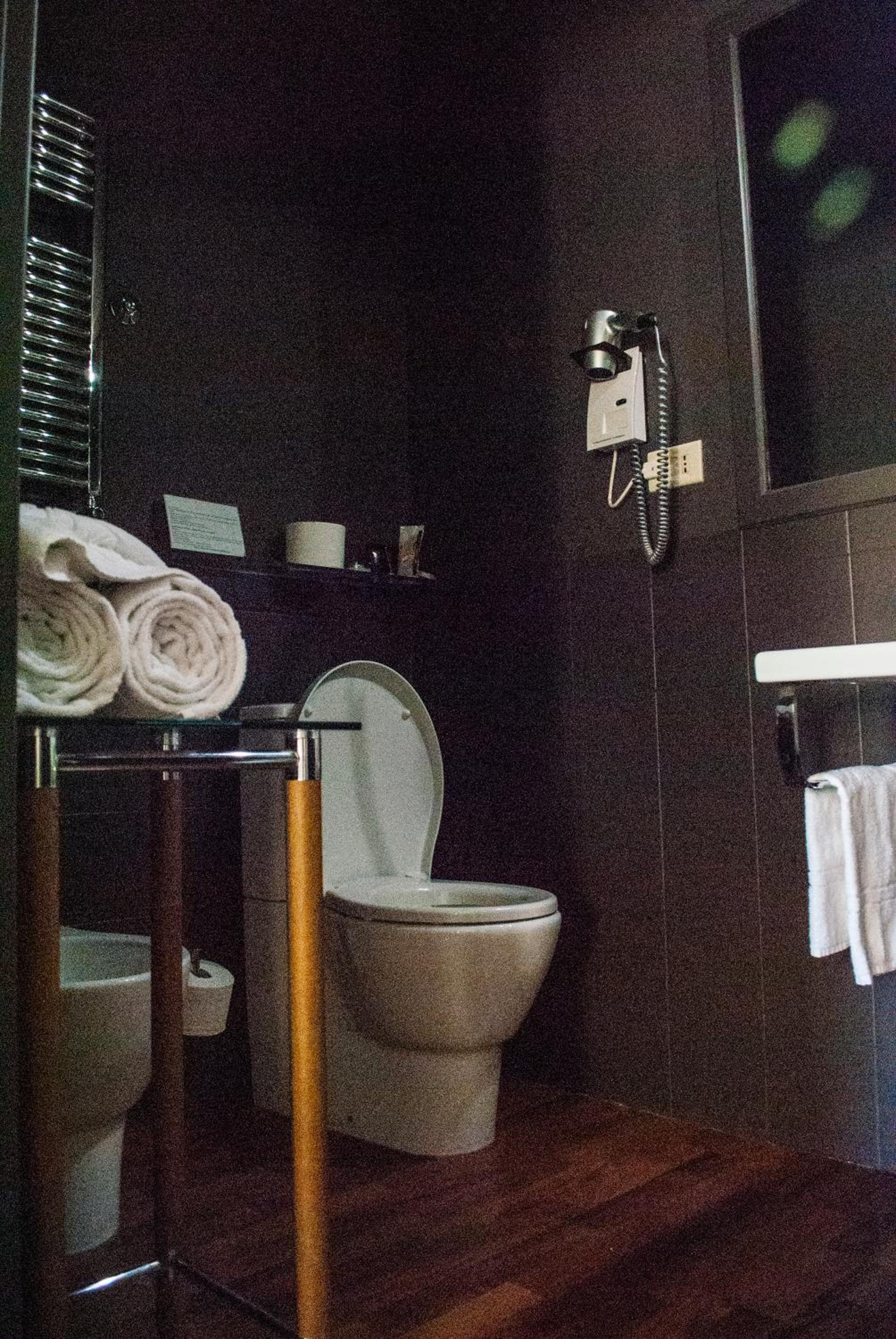 Double Room - Photo 7