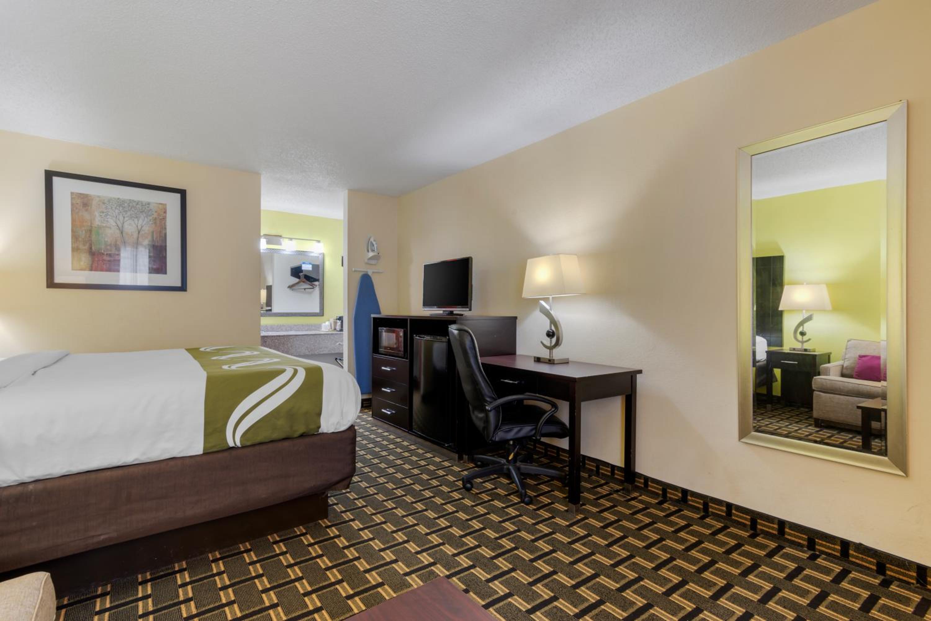 King Room - Accessible/Non-Smoking - Photo 3