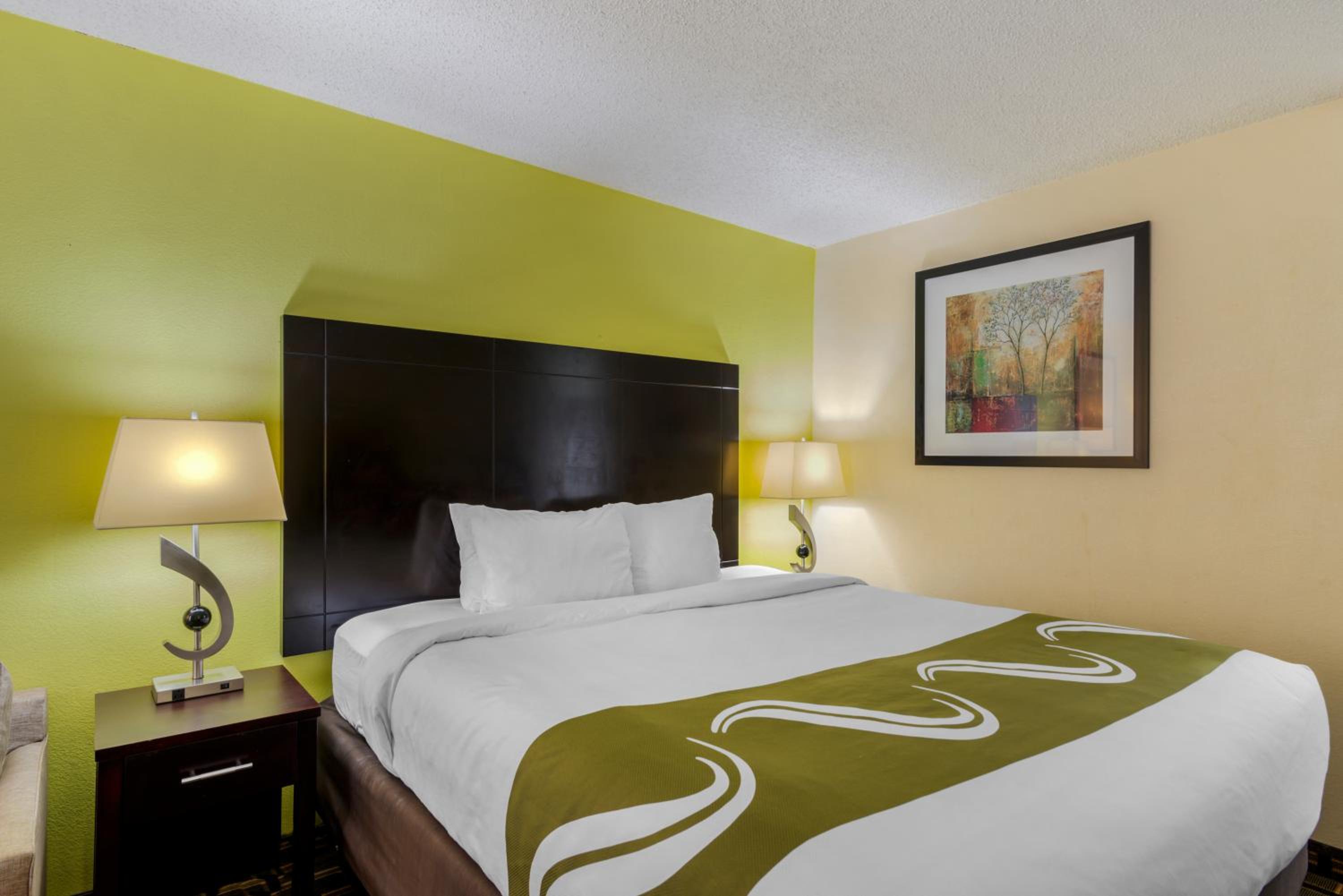 King Room - Accessible/Non-Smoking - Photo 4