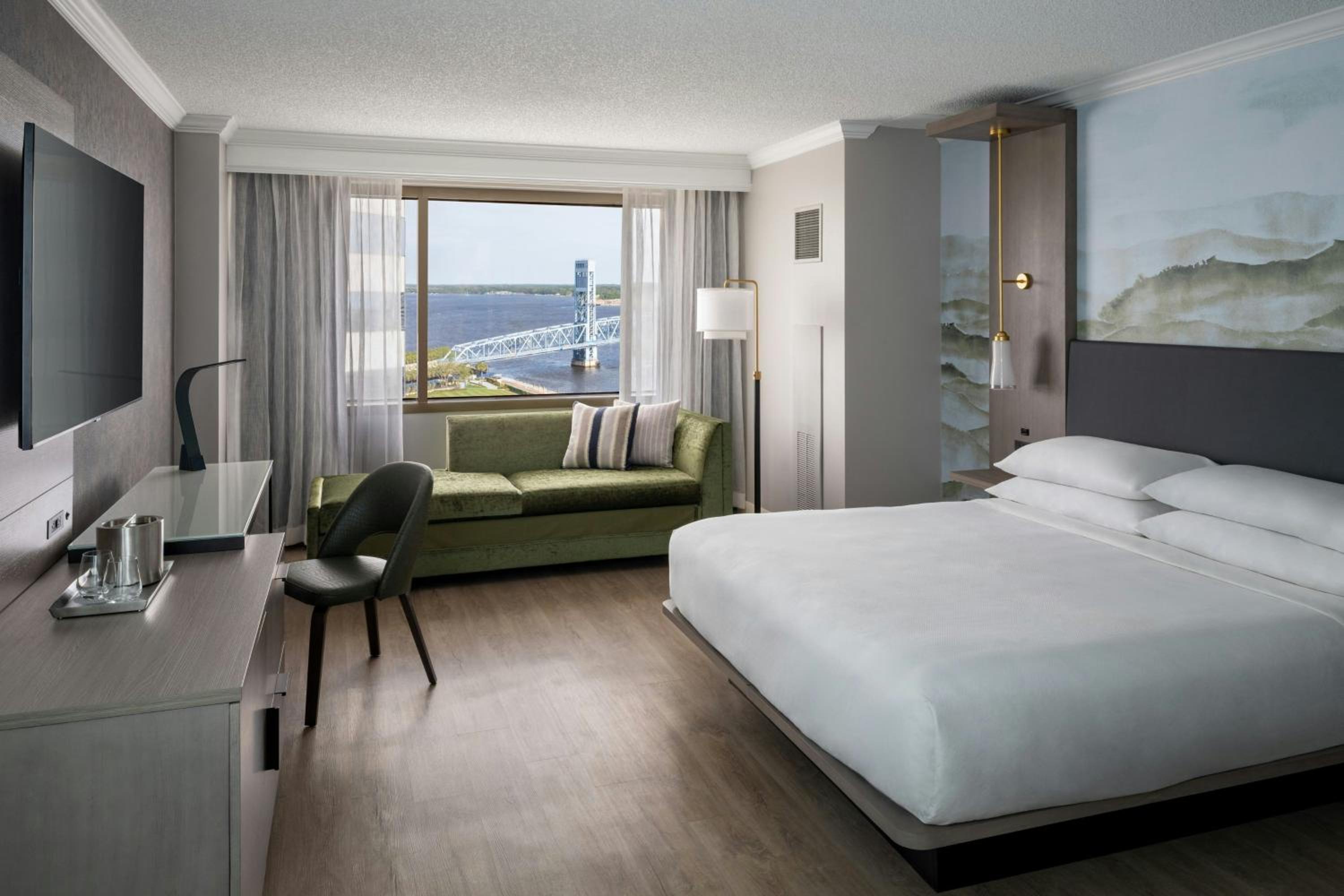 King Room with River View - Photo 6