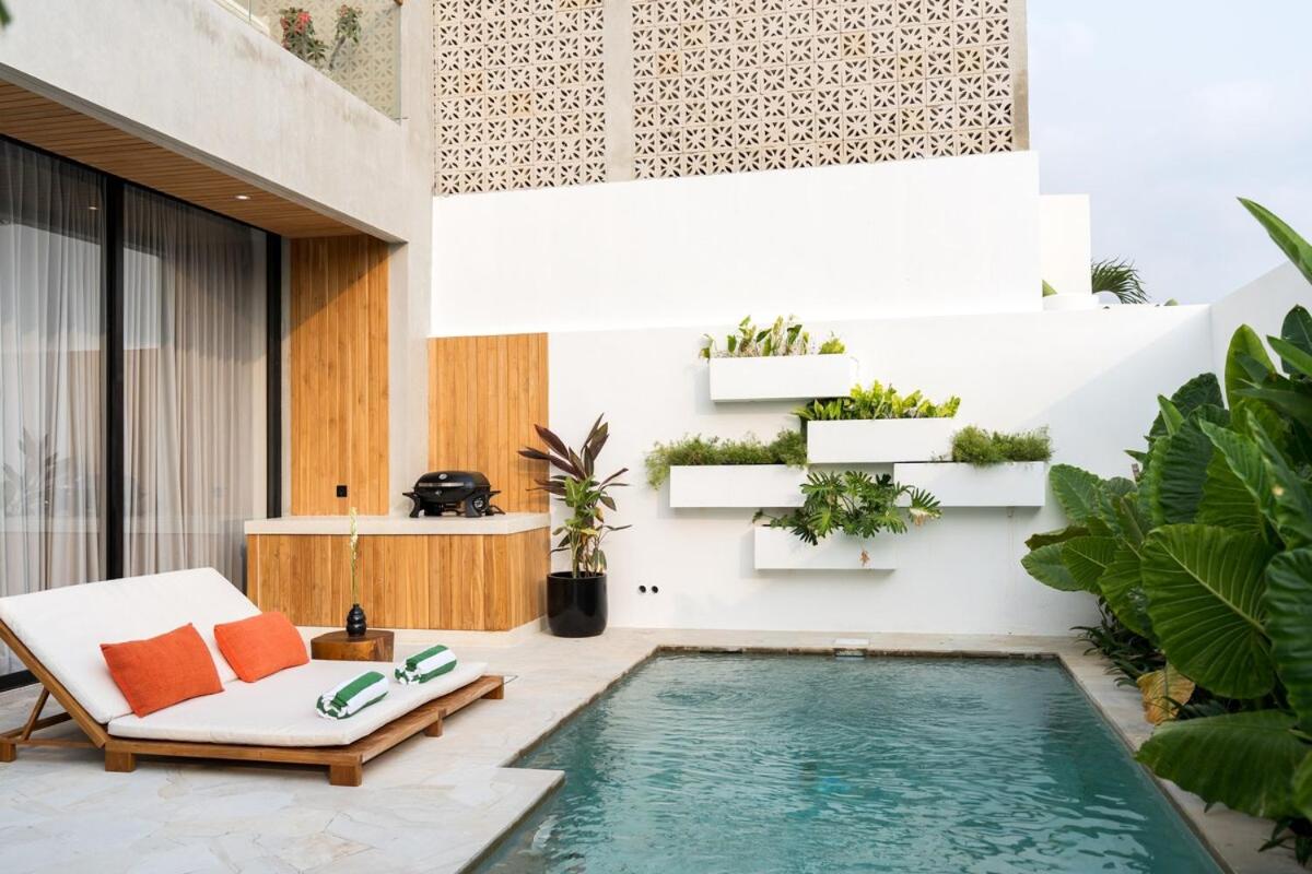 Three-Bedroom Villa photo 1