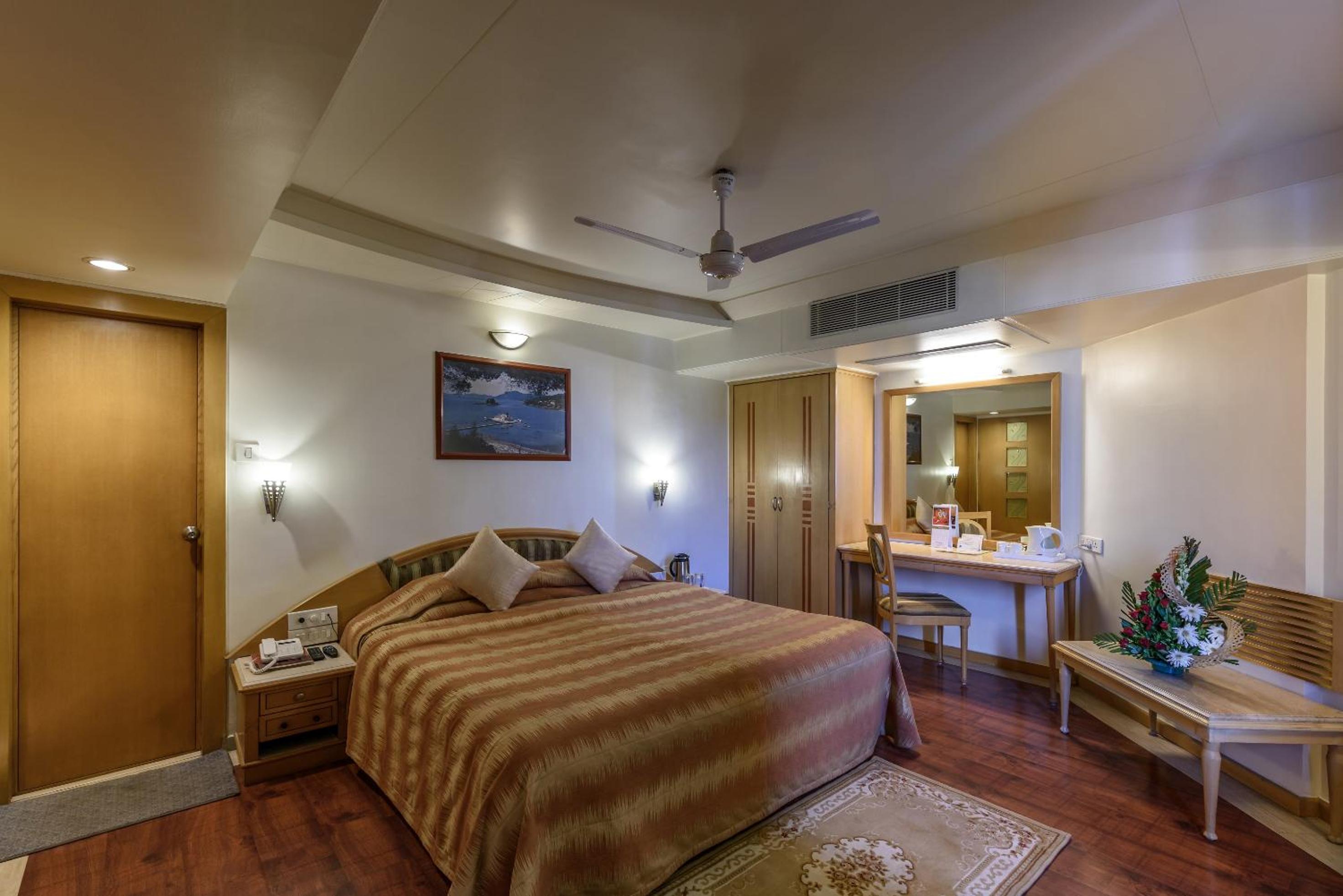 Deluxe Double or Twin Room photo 3