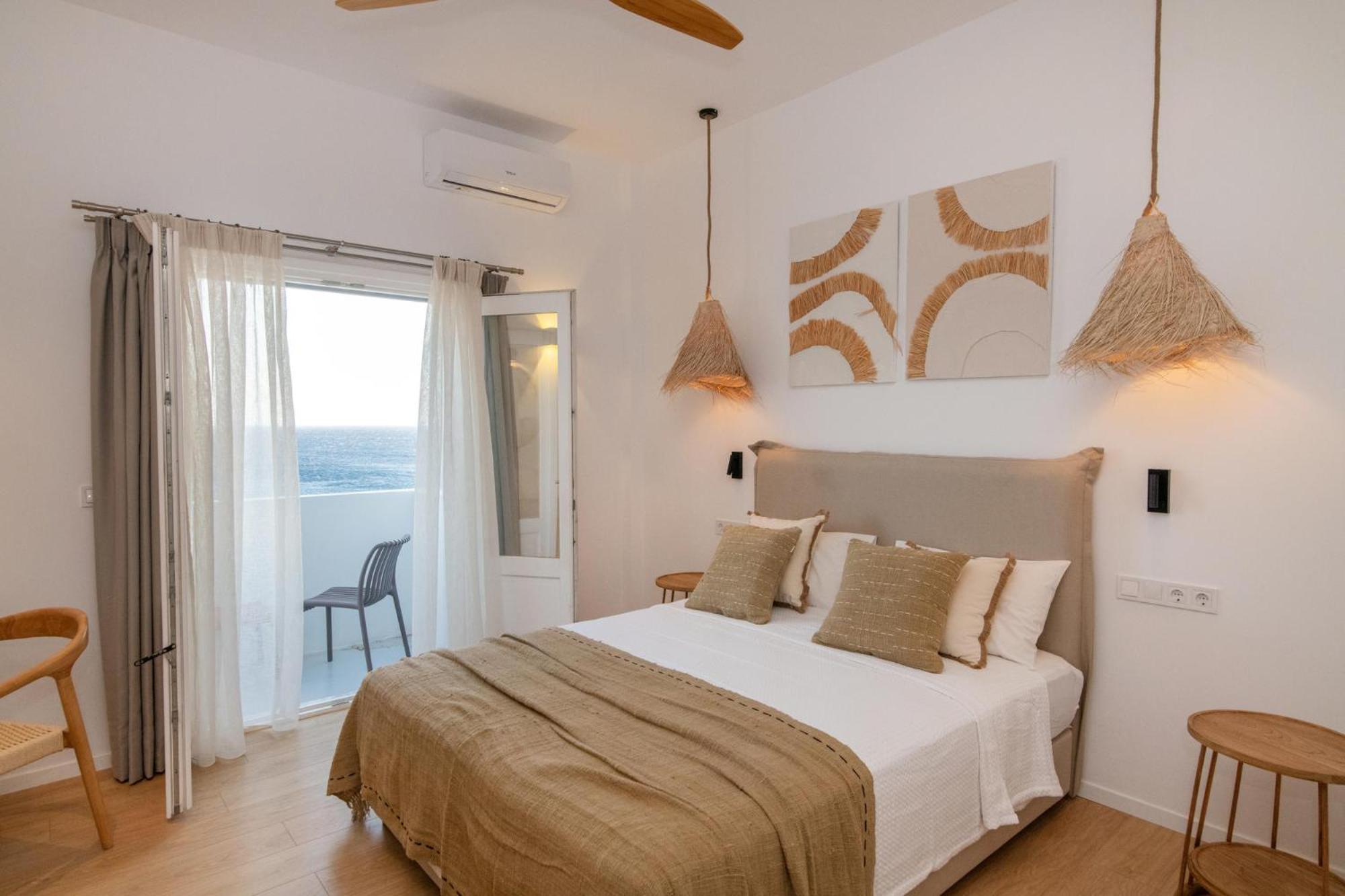 Double Room with Balcony and Sea View