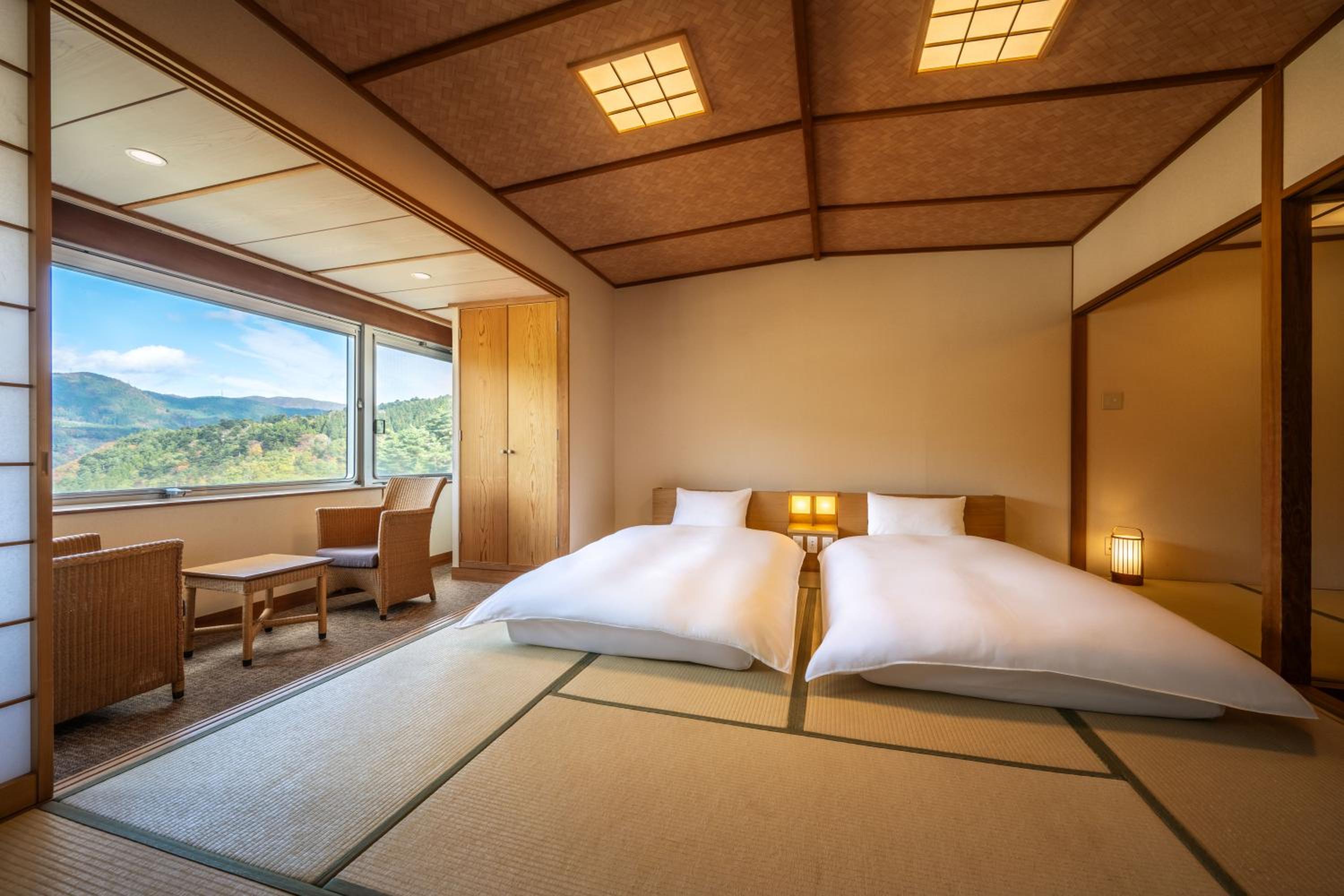 Twin Room with Tatami Area - Non-Smoking photo 2