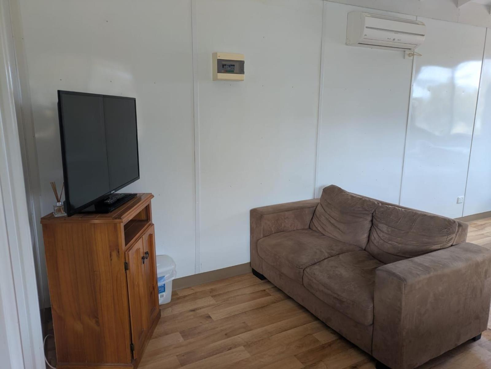 Queen Room photo 2