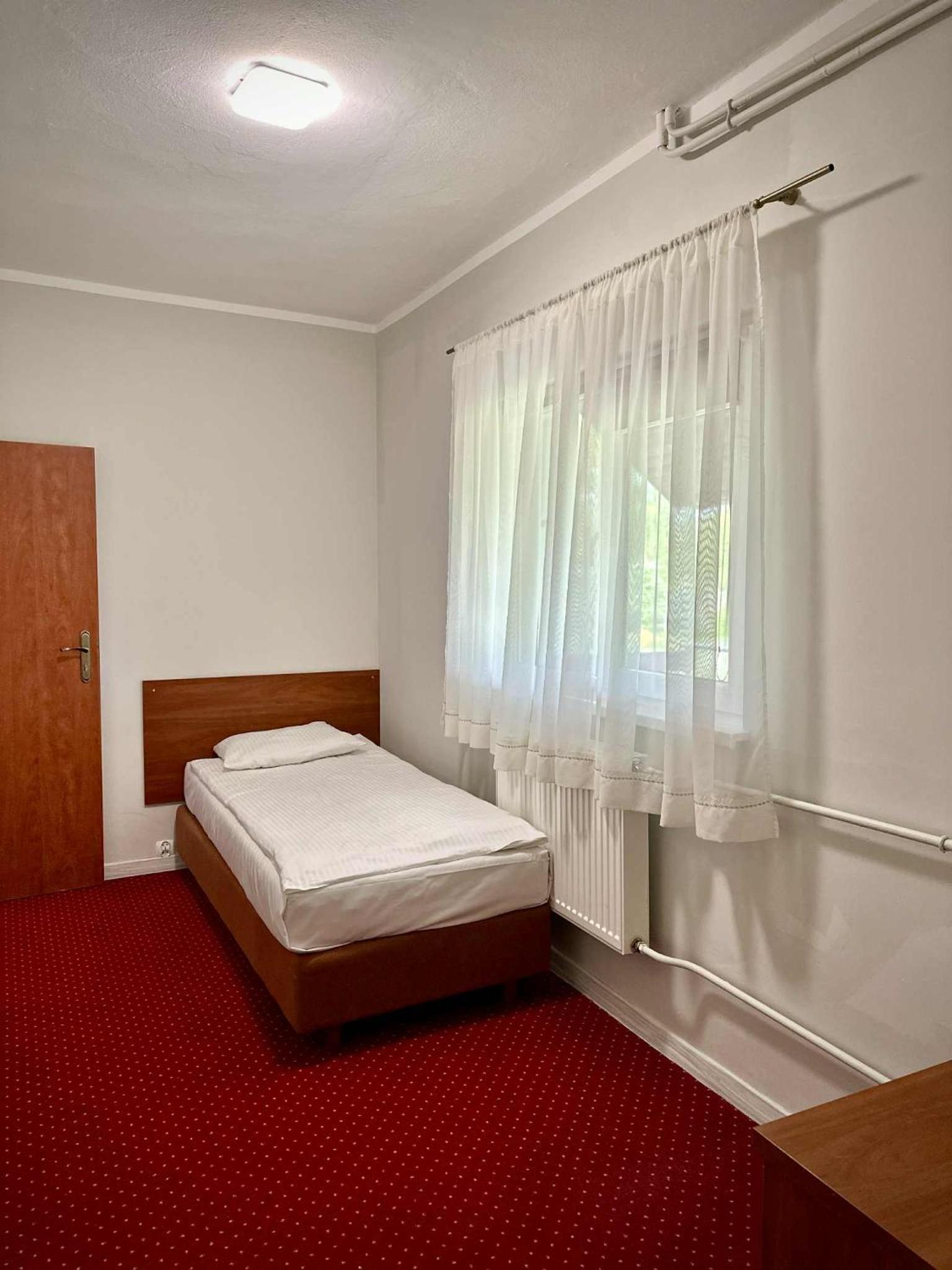 Economy Quadruple Room - Photo 2