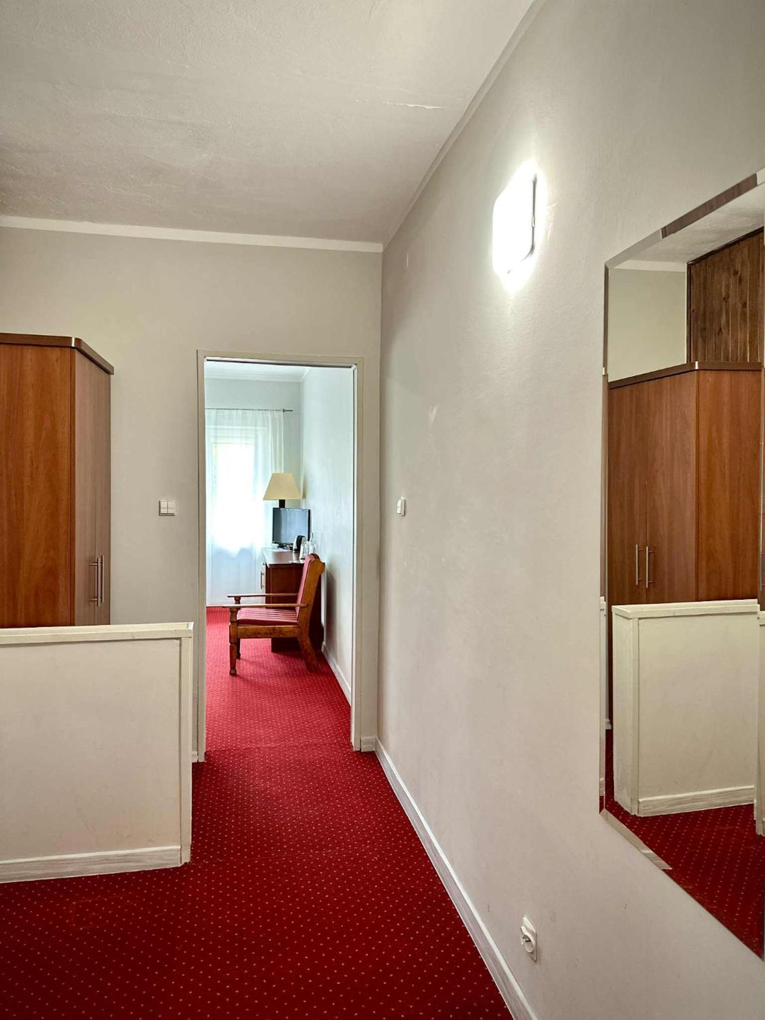 Economy Quadruple Room - Photo 3