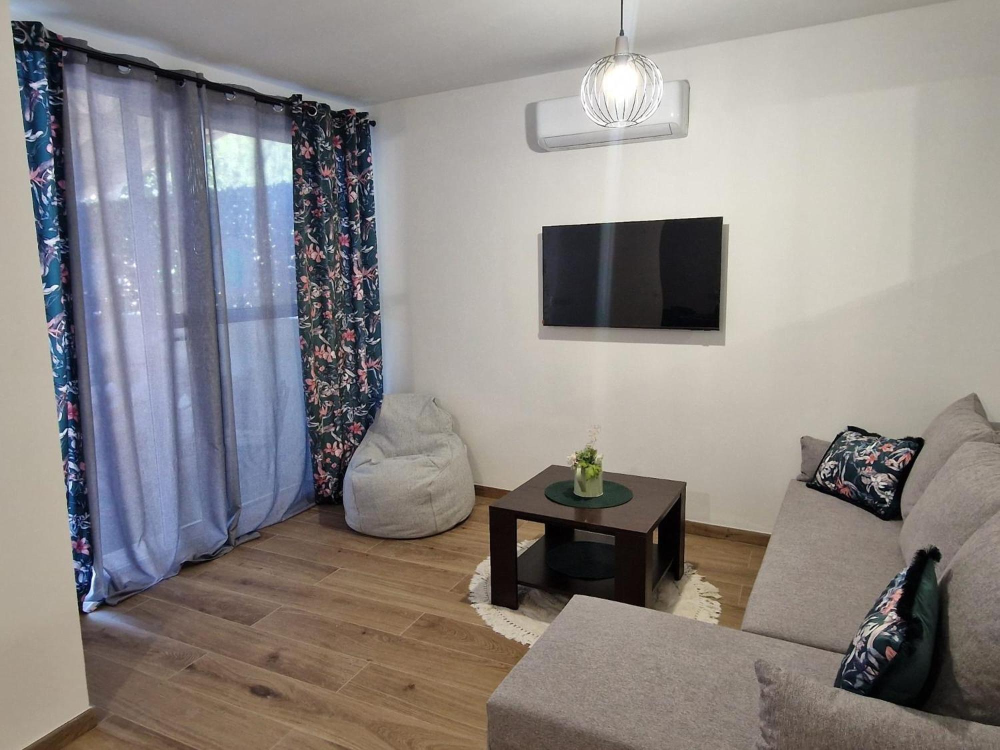 Apartment photo 3
