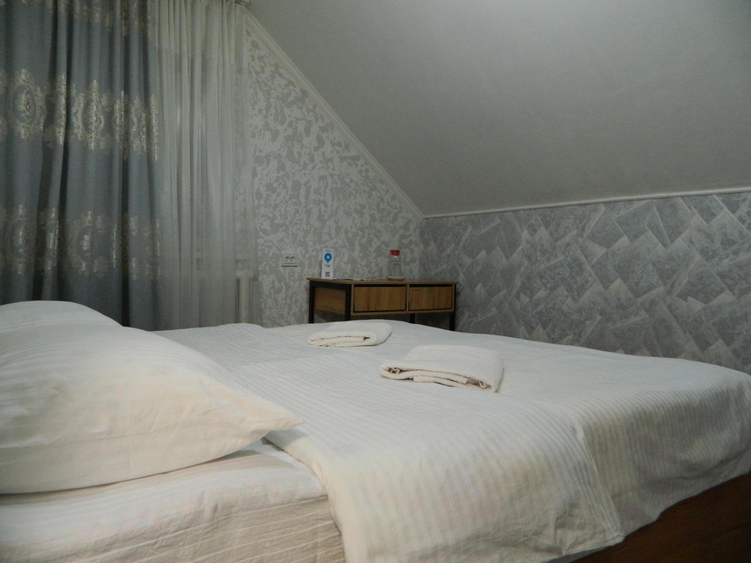 Budget Double Room photo 3