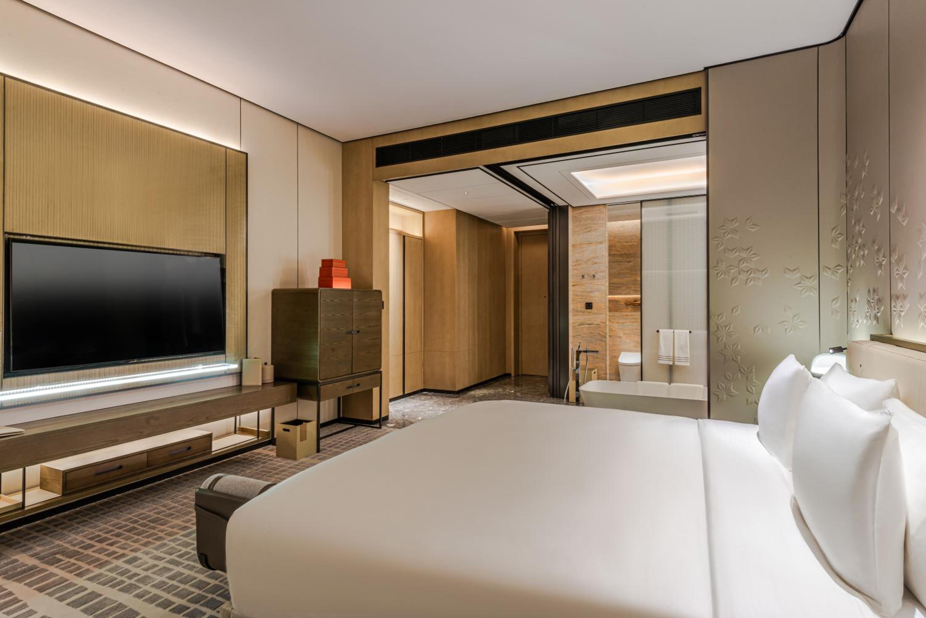 Premium Suite - Faisaliah Tower View