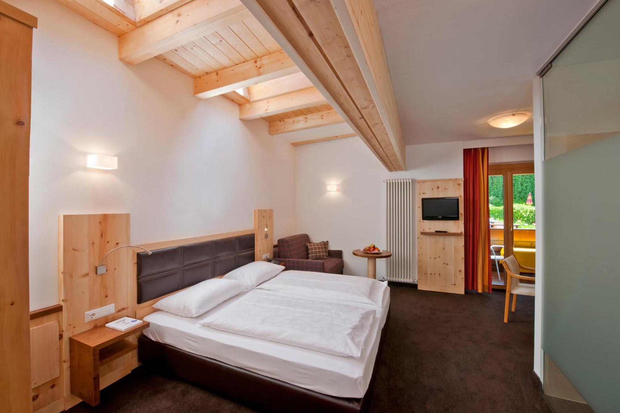 Double Room with Pool View photo 3