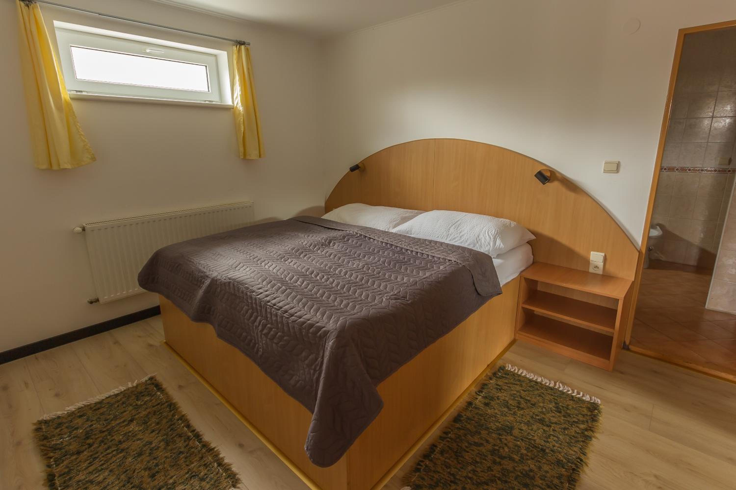 Deluxe One-Bedroom Apartment with Garden View photo 1