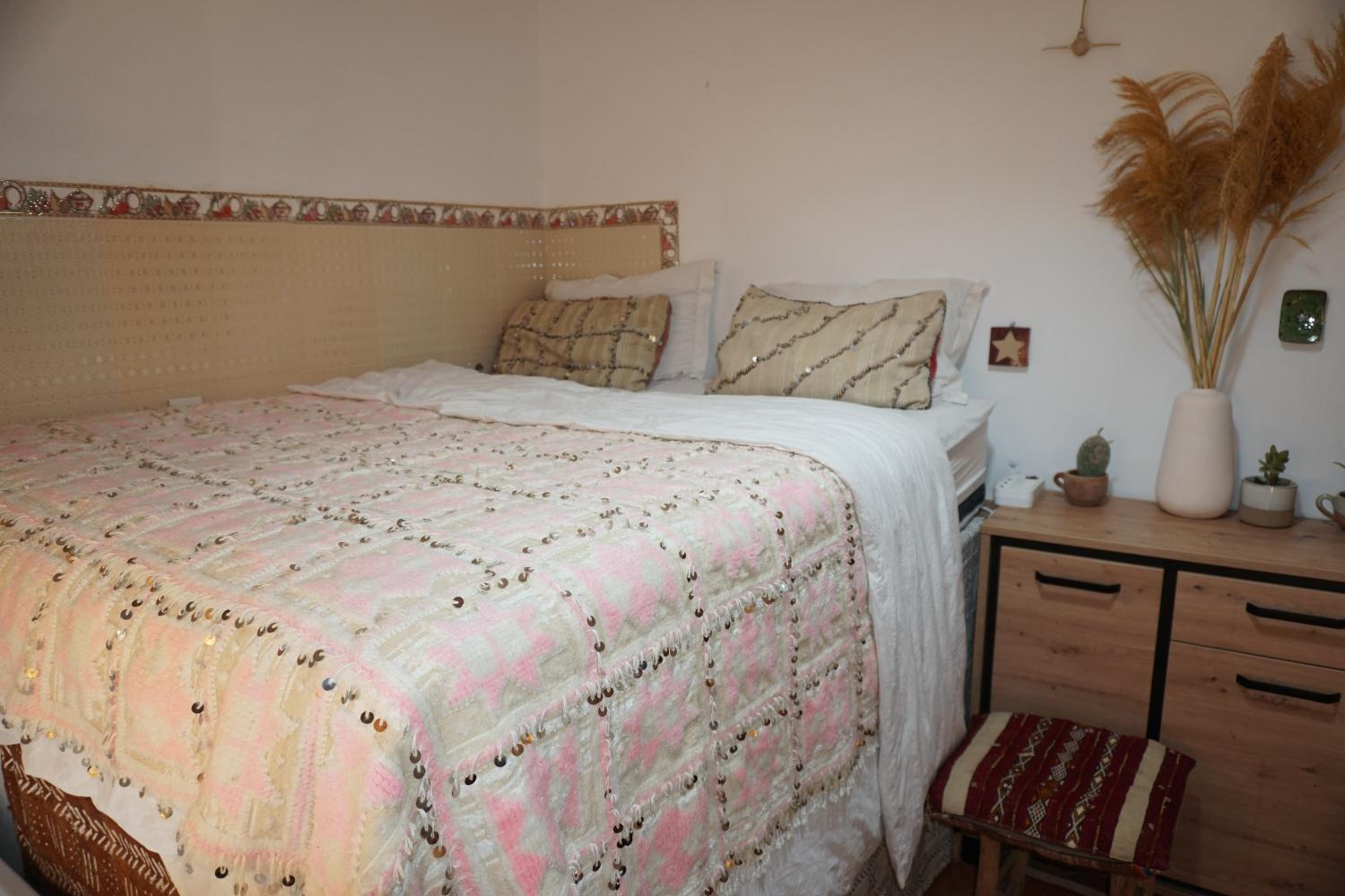 Double Room with Shared Bathroom photo 1
