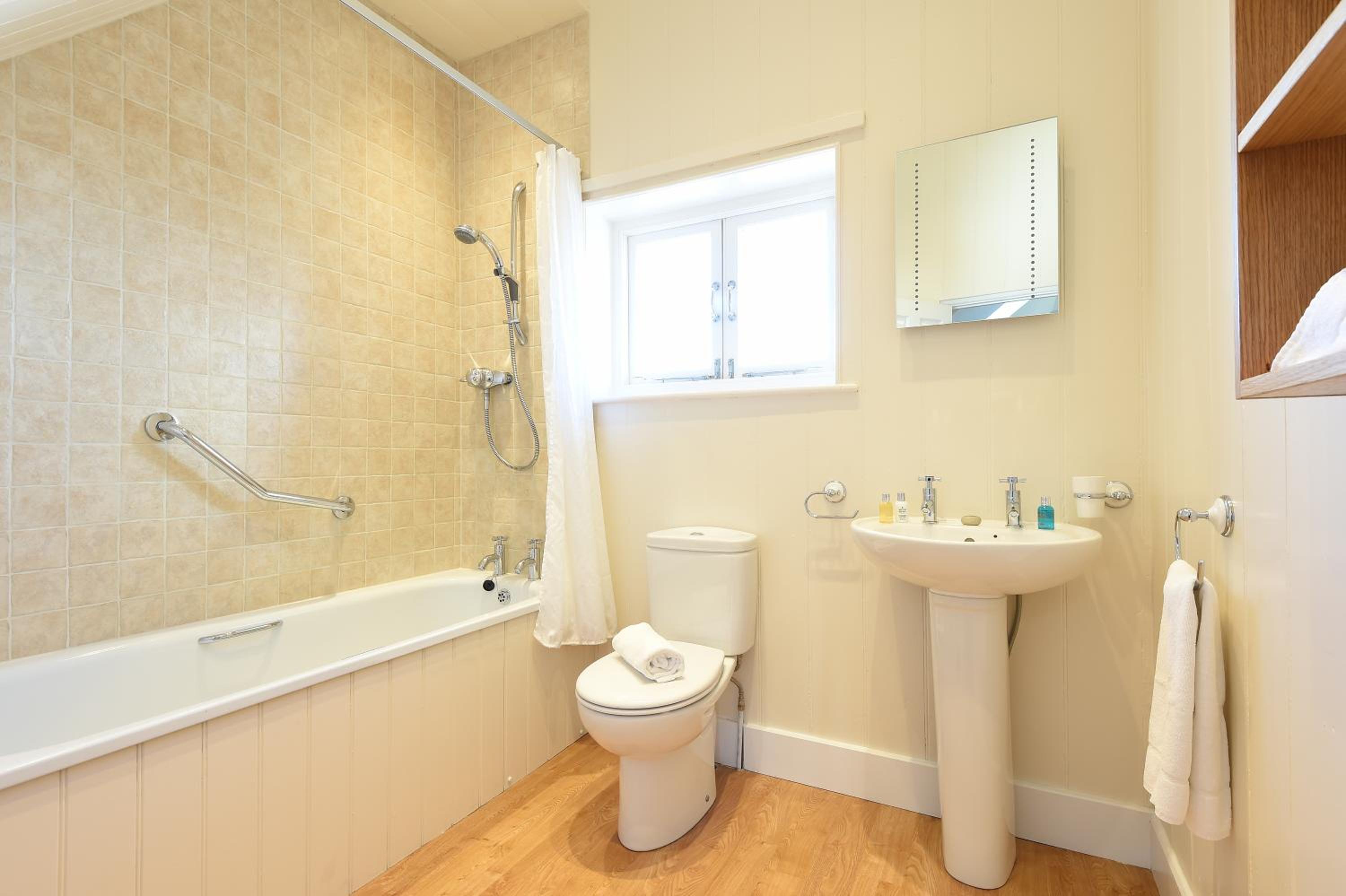 Deluxe Double or Twin Room photo 3