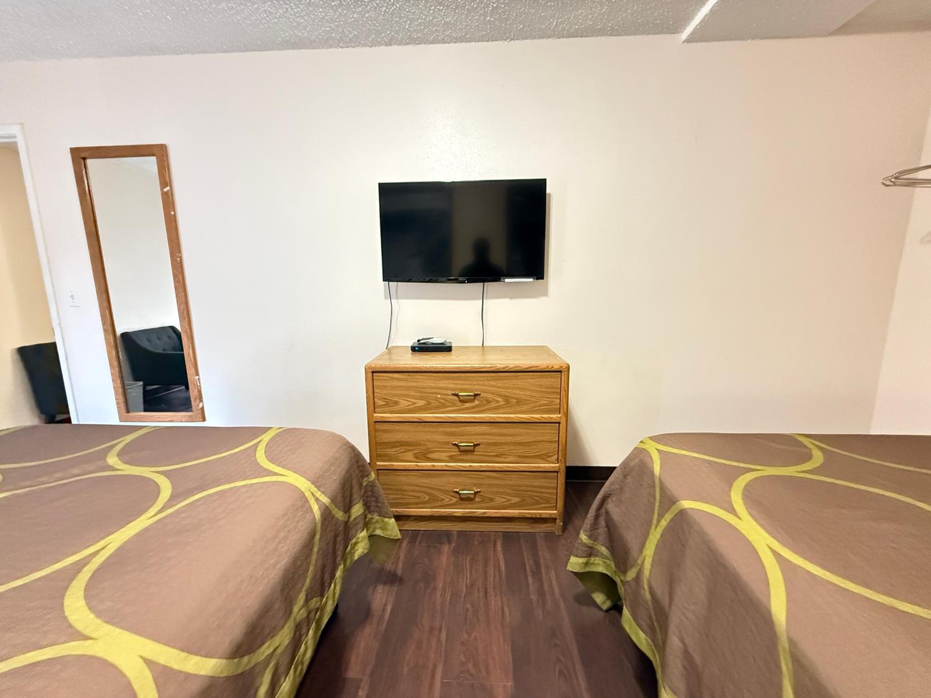 2 Full Beds Non-Smoking photo 1