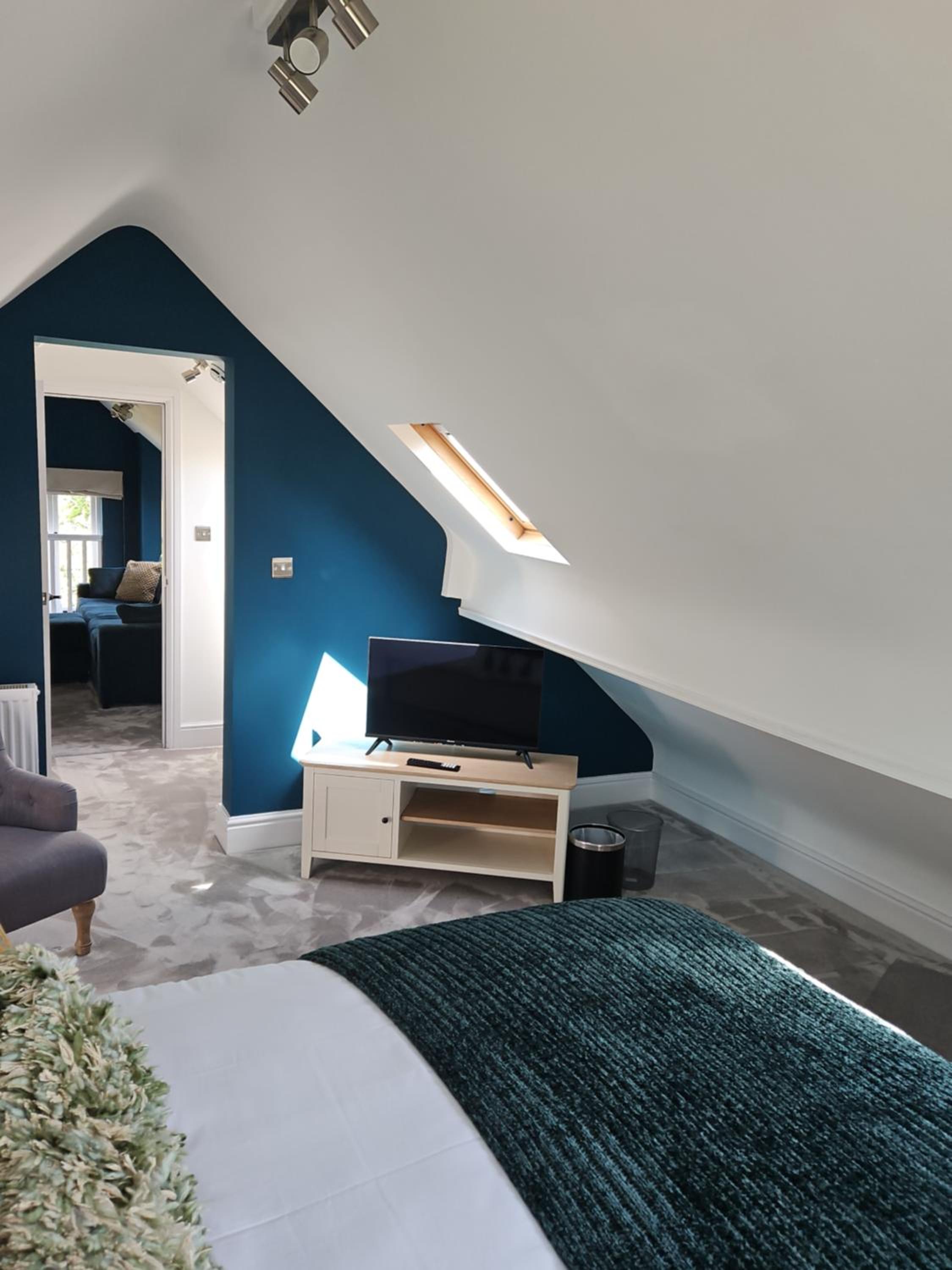 Two-Bedroom Suite - Photo 3