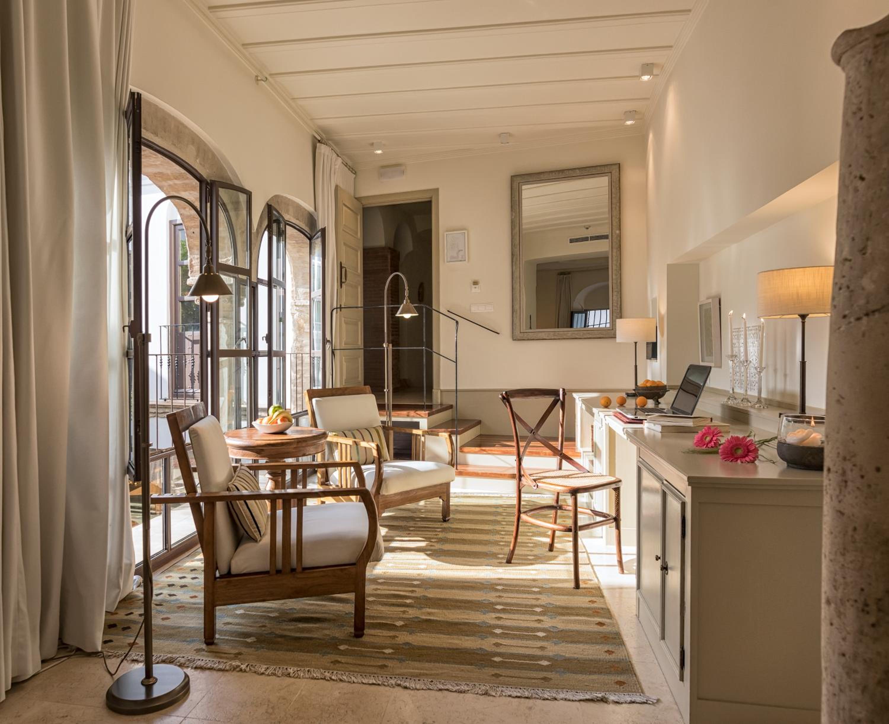 Superior Suite - Photo 10