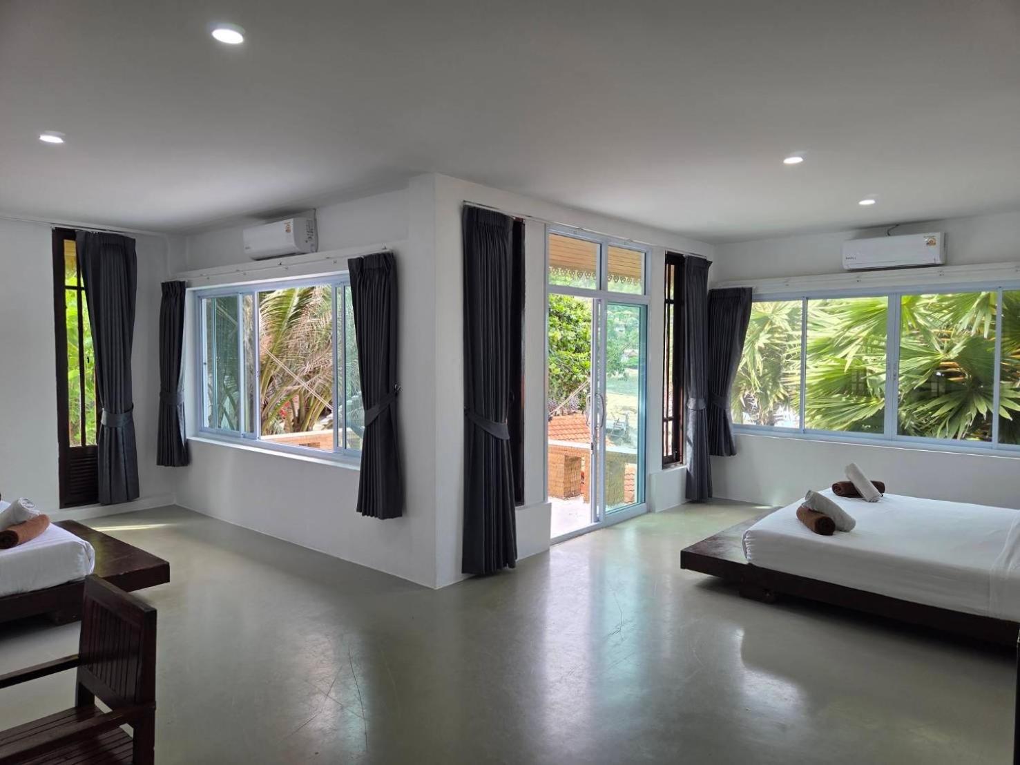 Family Room with Sea View photo 3