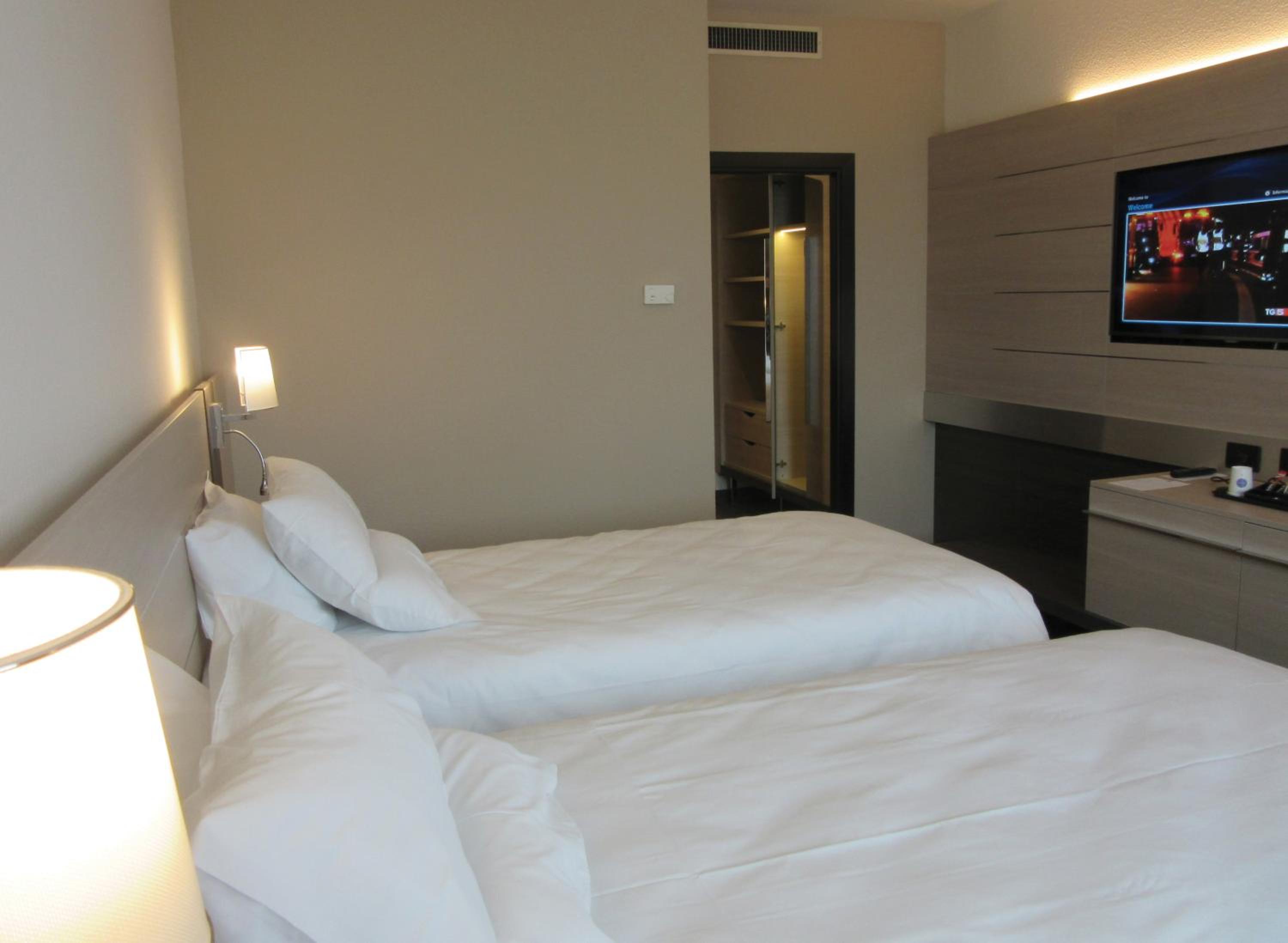 Superior Twin Room - Photo 8