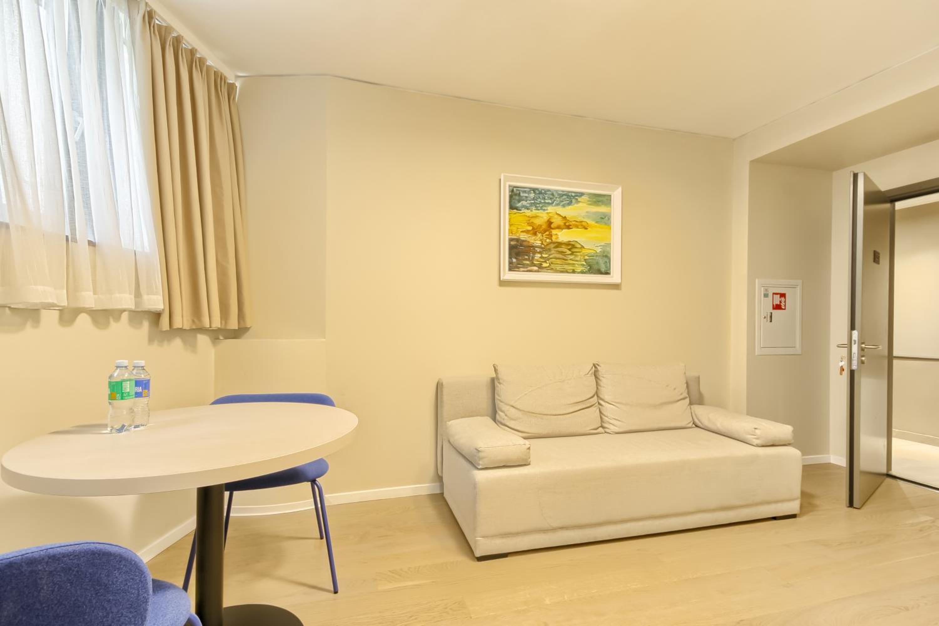 Studio Apartment photo 1