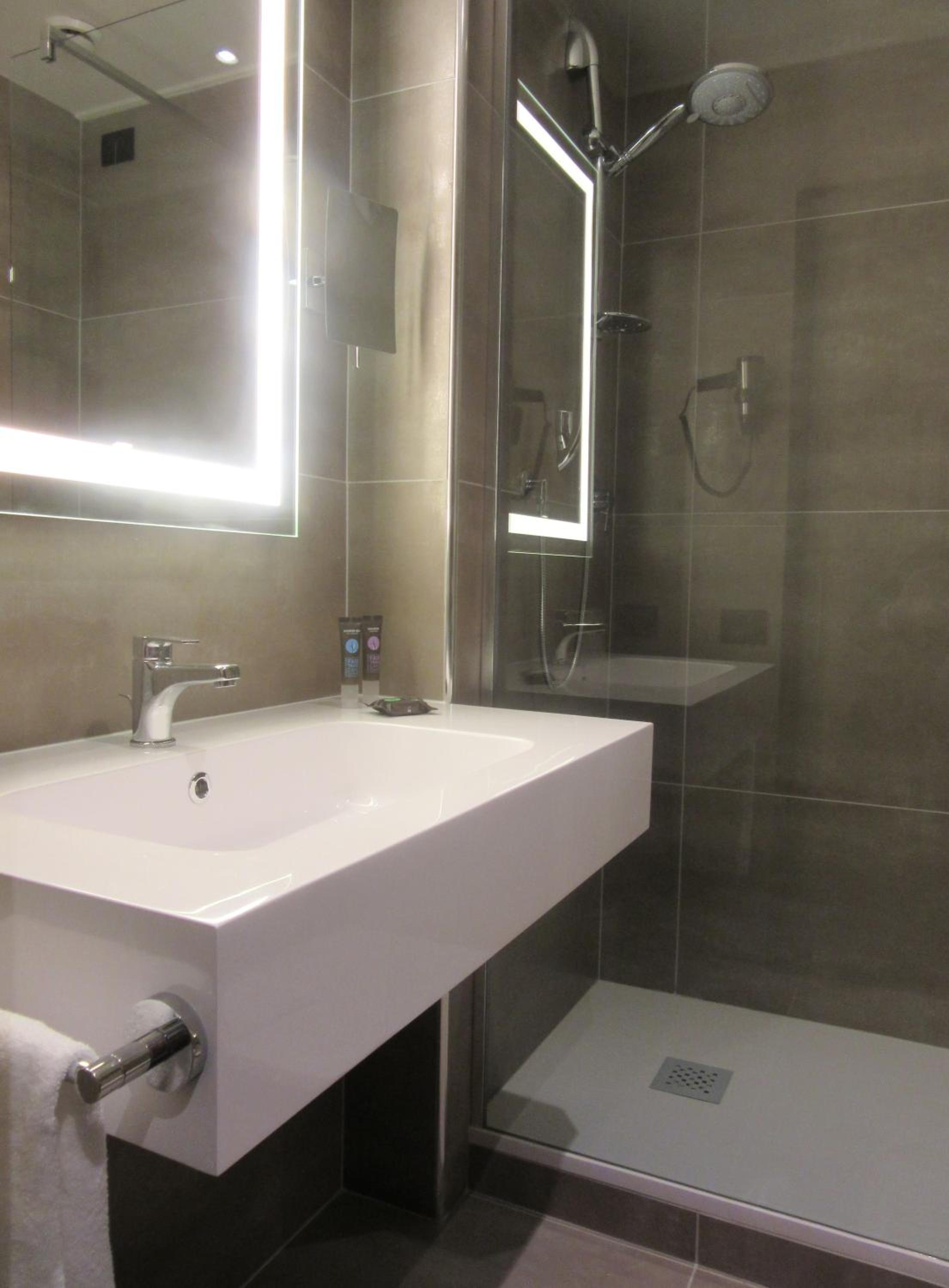 Superior Double Room - Photo 3