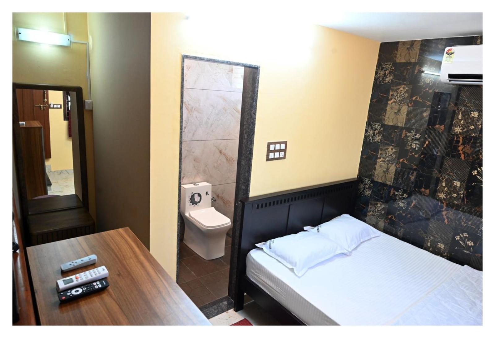 Deluxe Room (2 Adults + 1 Child)