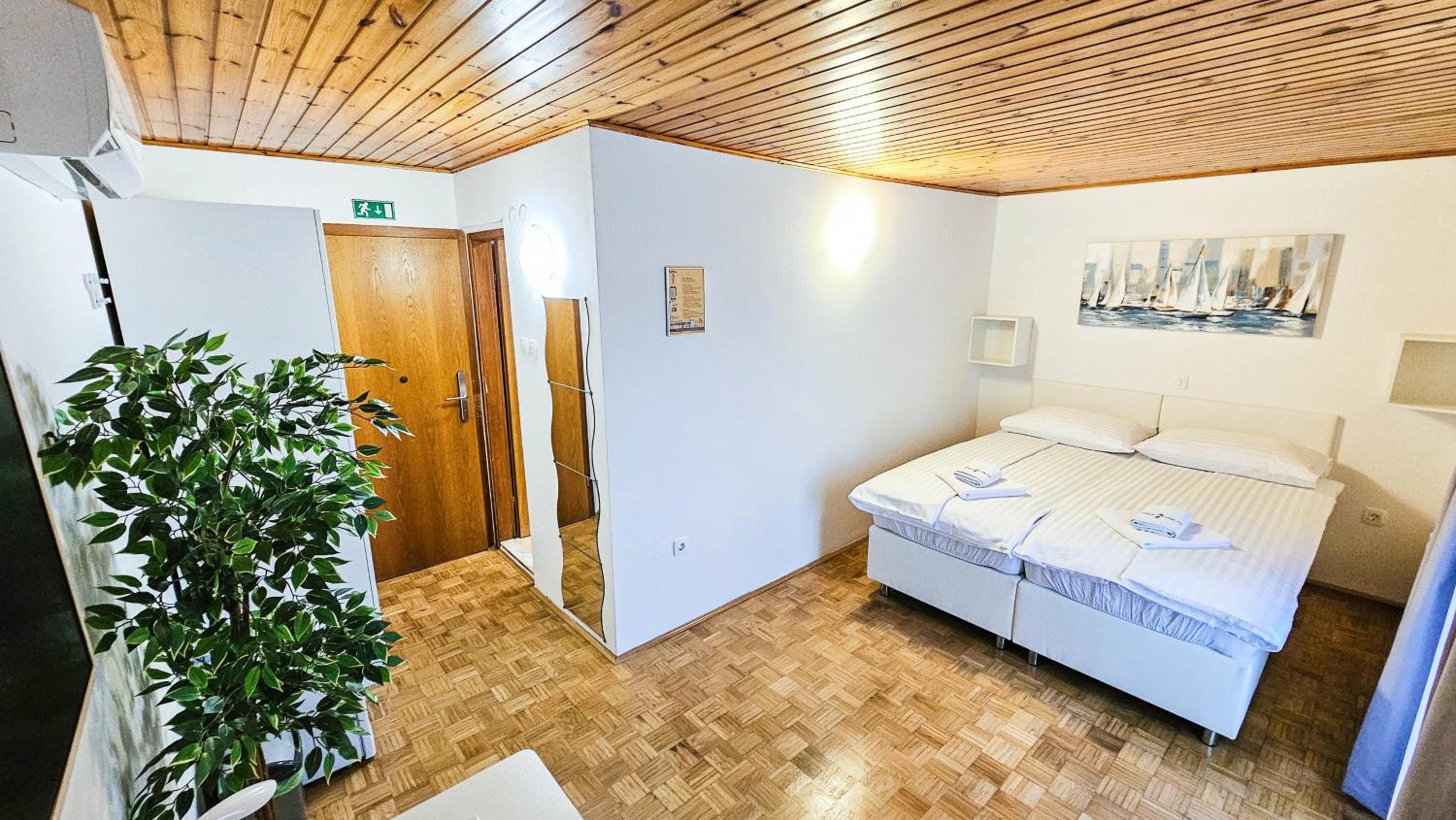 Deluxe Double or Twin Room with Balcony photo 1
