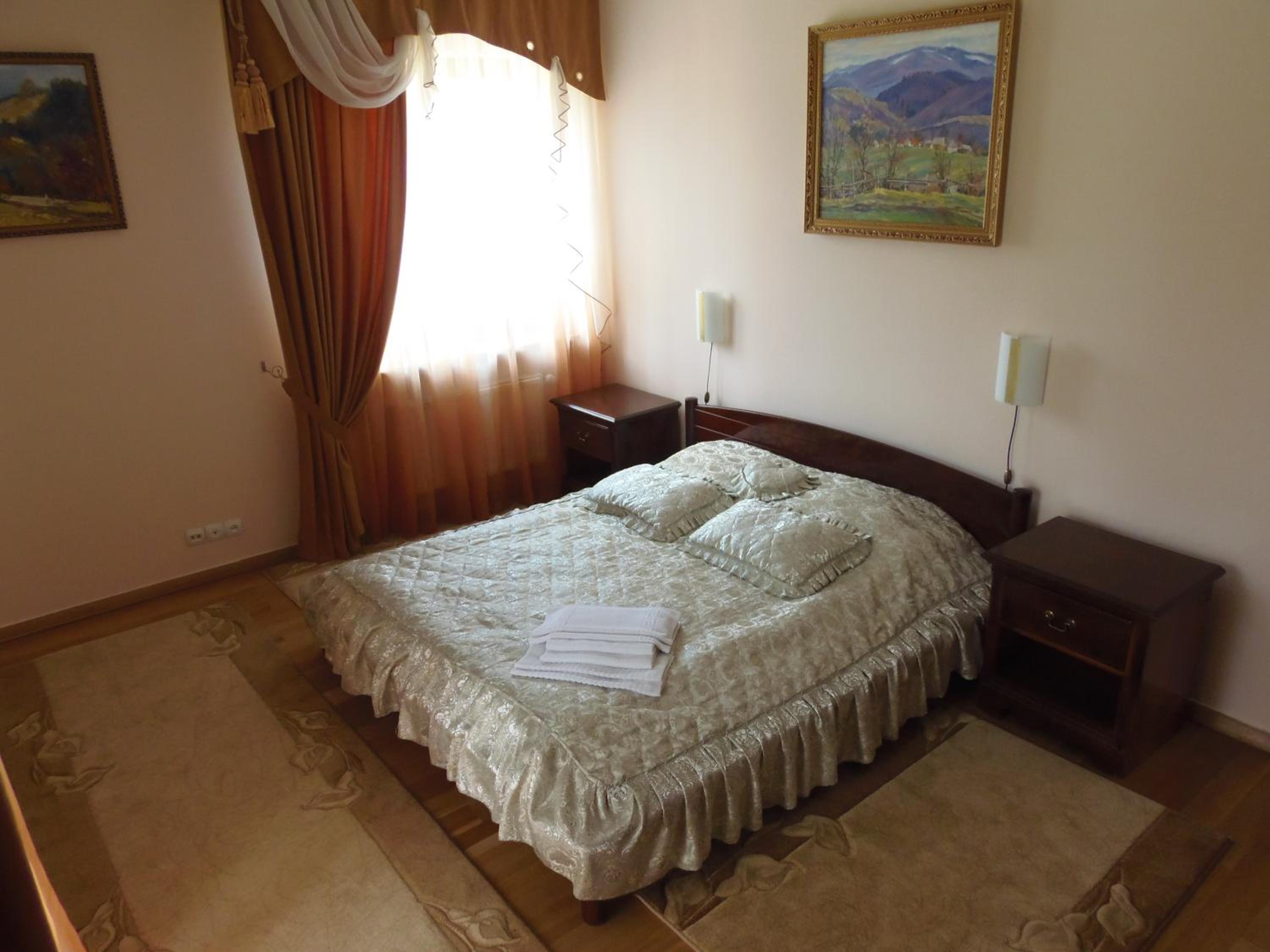 Suite with Mountain View