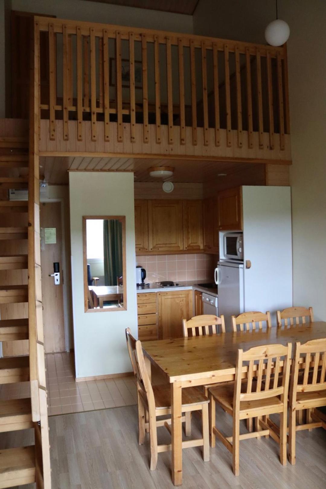3 Bedroom Apartment - Photo 3