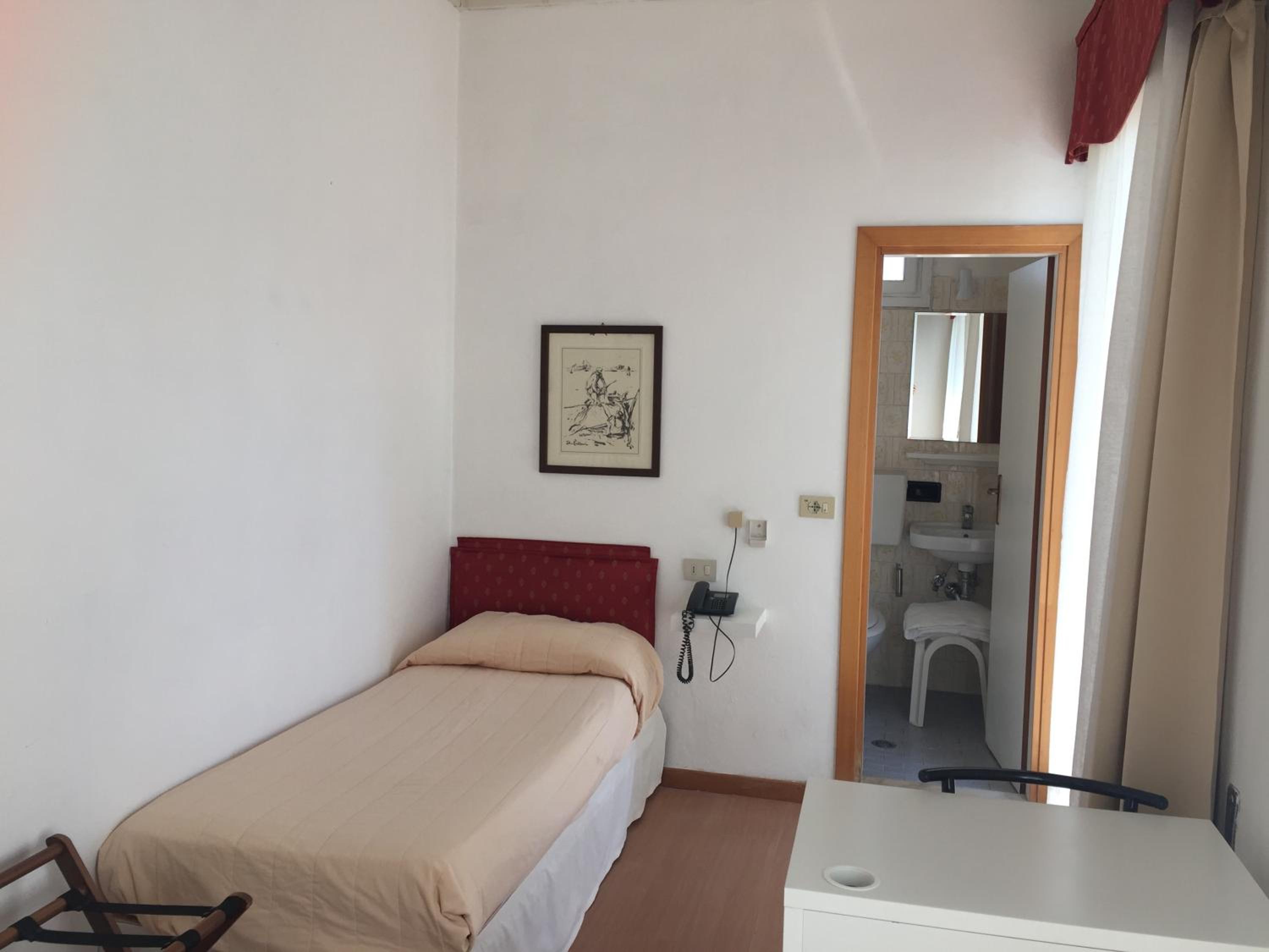 Single Room with Terrace photo 1