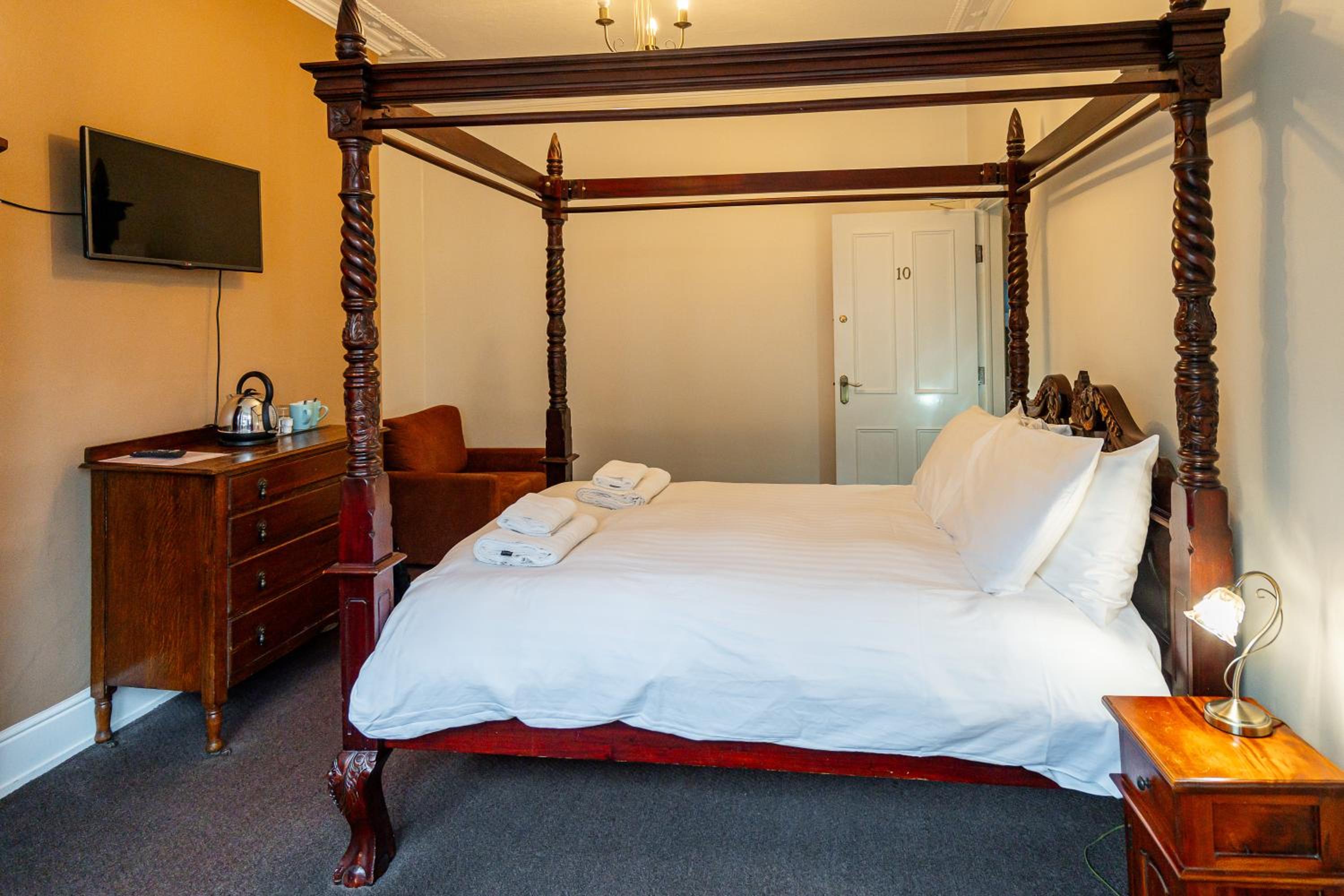 Superior King or Twin Room - Photo 4
