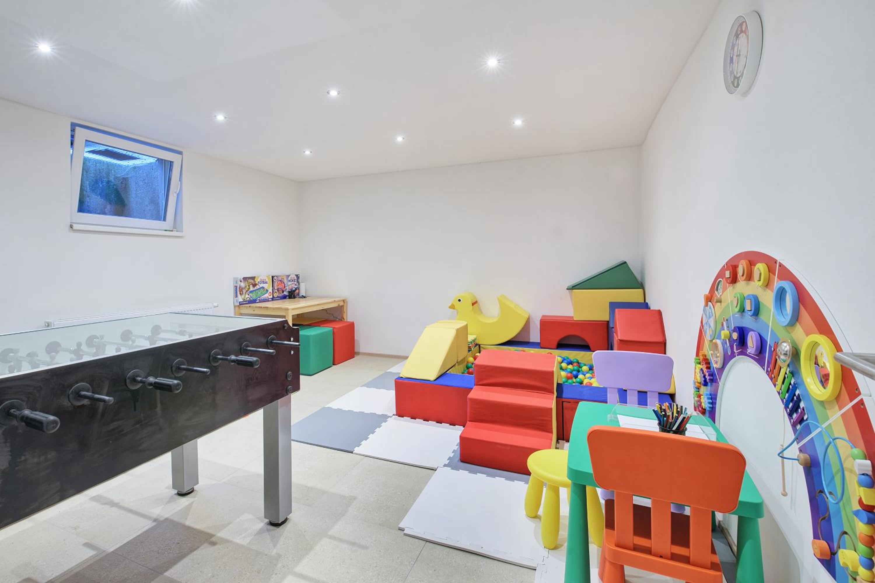 Apartment with Terrace photo 3