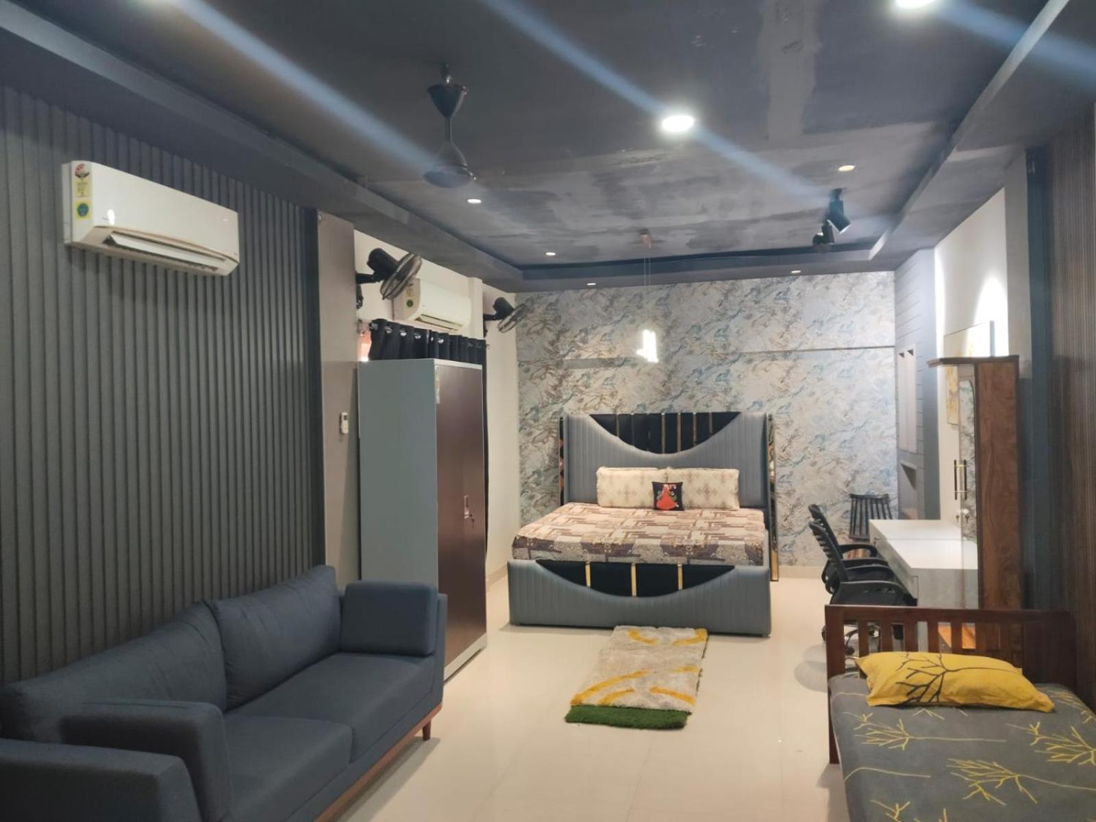 Suite with City View photo 2