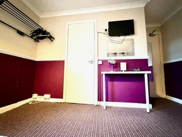 Family Room - Photo 4